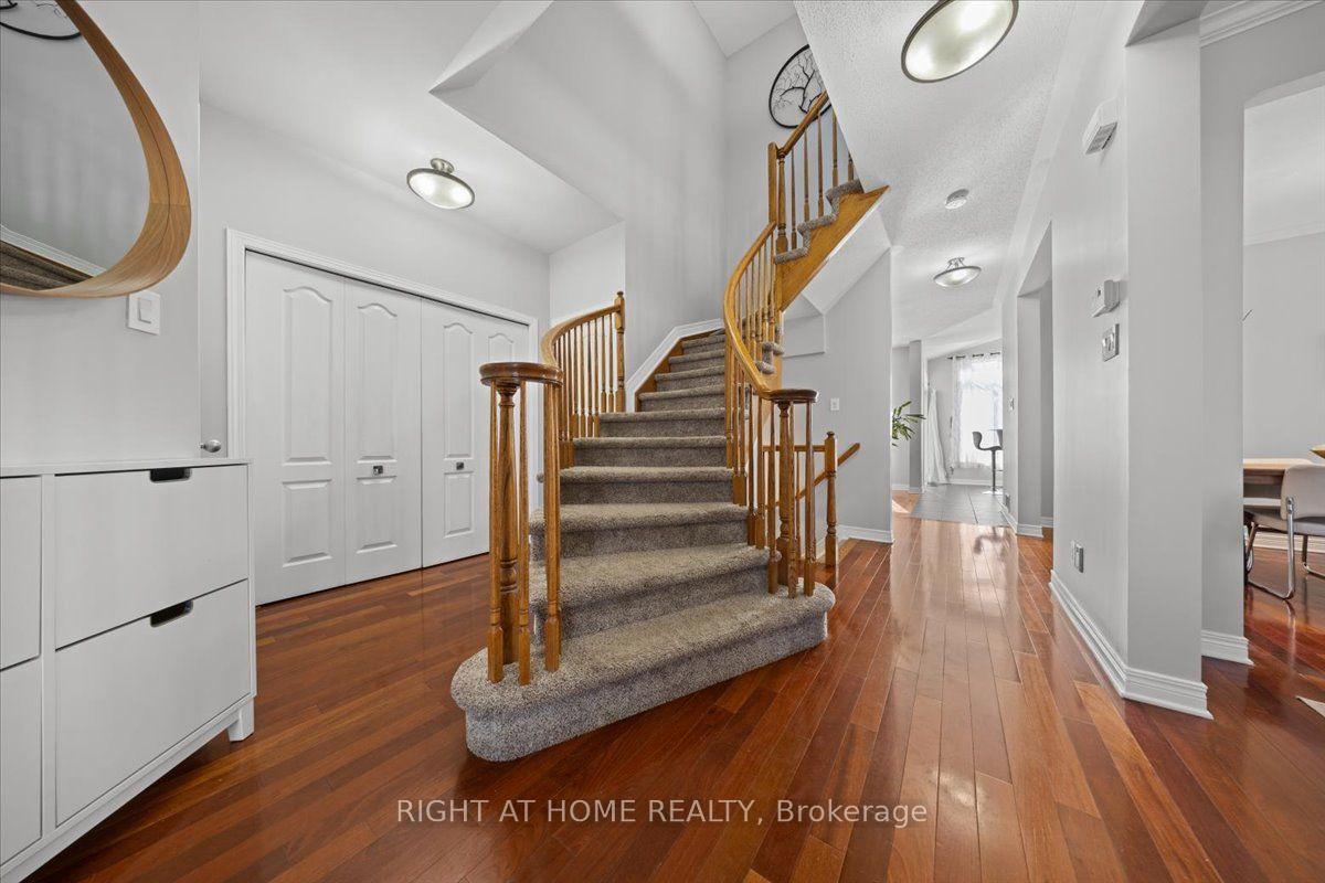 Photo 5 of 850 Feather Moss Way, Ottawa, Riverside South/Gloucester Glen — HOMEH