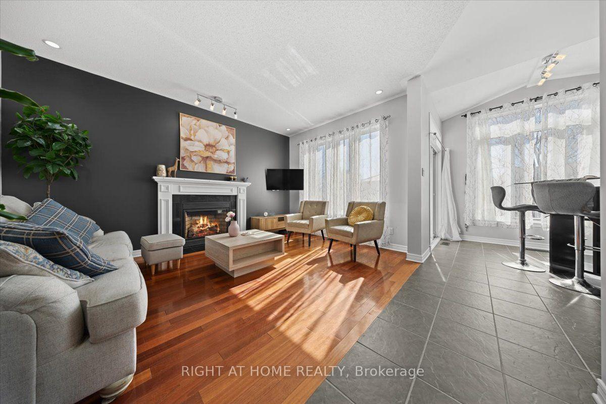 Photo 13 of 850 Feather Moss Way, Ottawa, Riverside South/Gloucester Glen — HOMEH