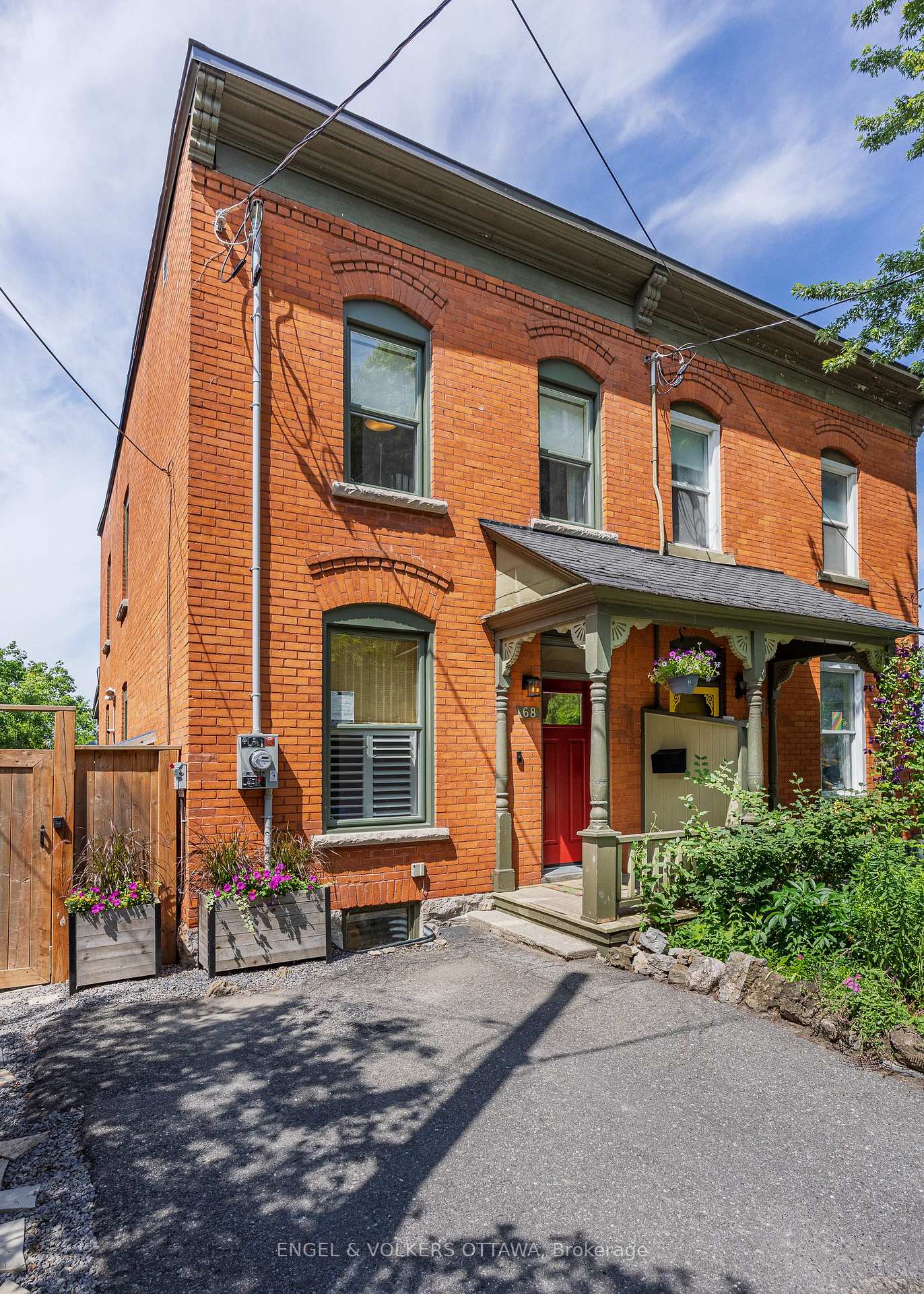 Photo 2 of 68 Upper Lorne Place, Ottawa, West Centre Town — HOMEH