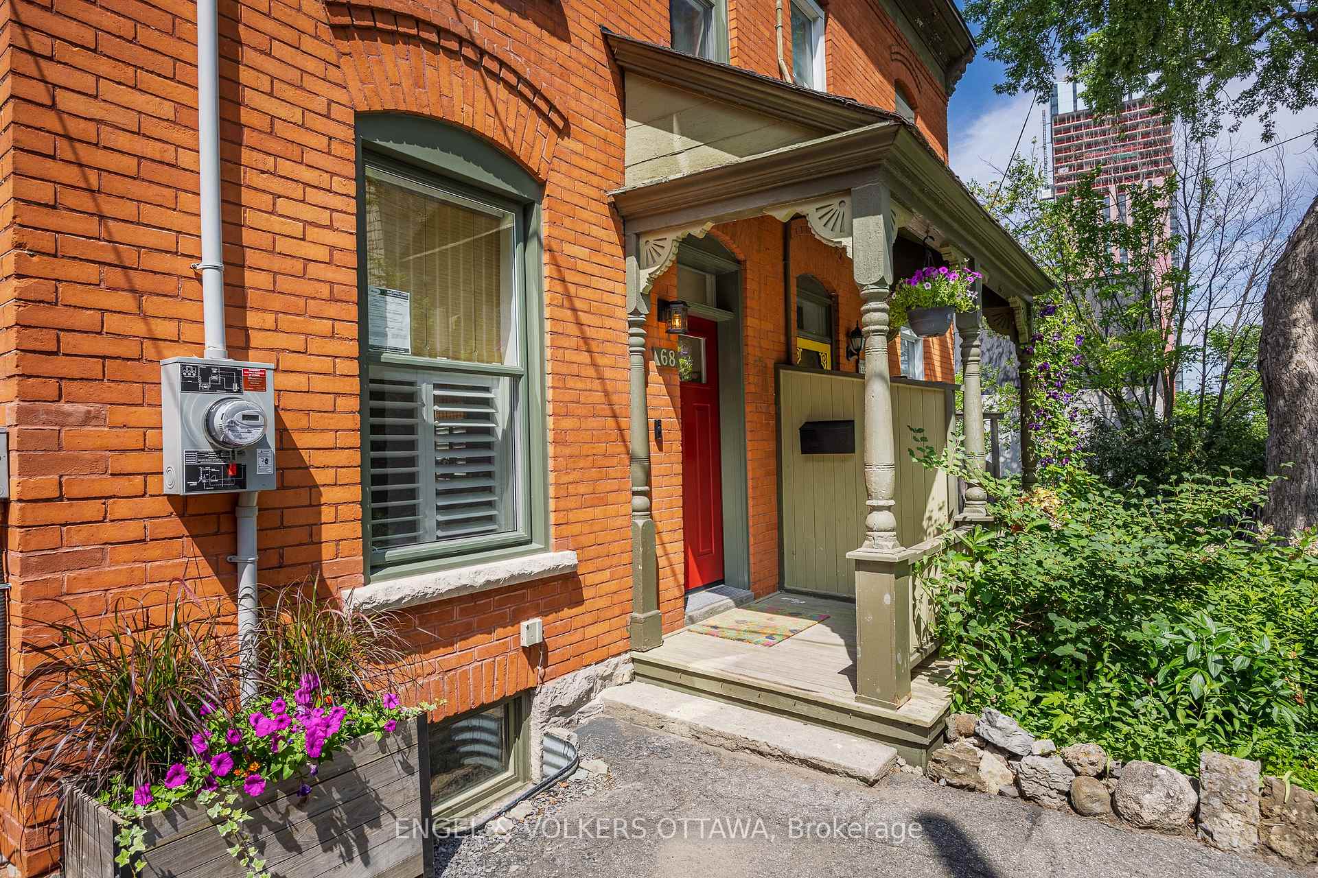Photo 3 of 68 Upper Lorne Place, Ottawa, West Centre Town — HOMEH