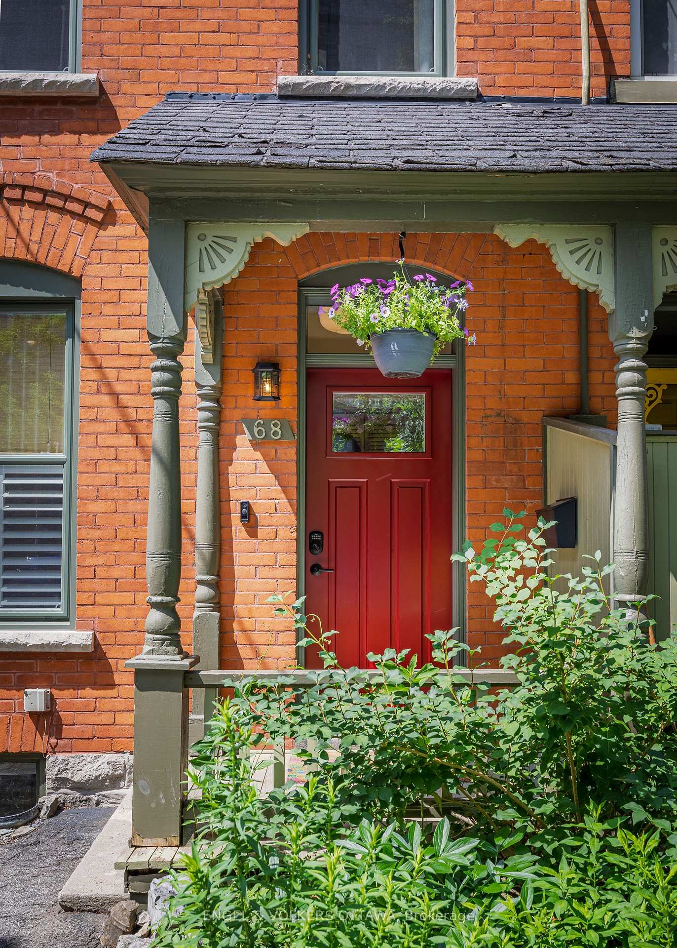Photo 4 of 68 Upper Lorne Place, Ottawa, West Centre Town — HOMEH
