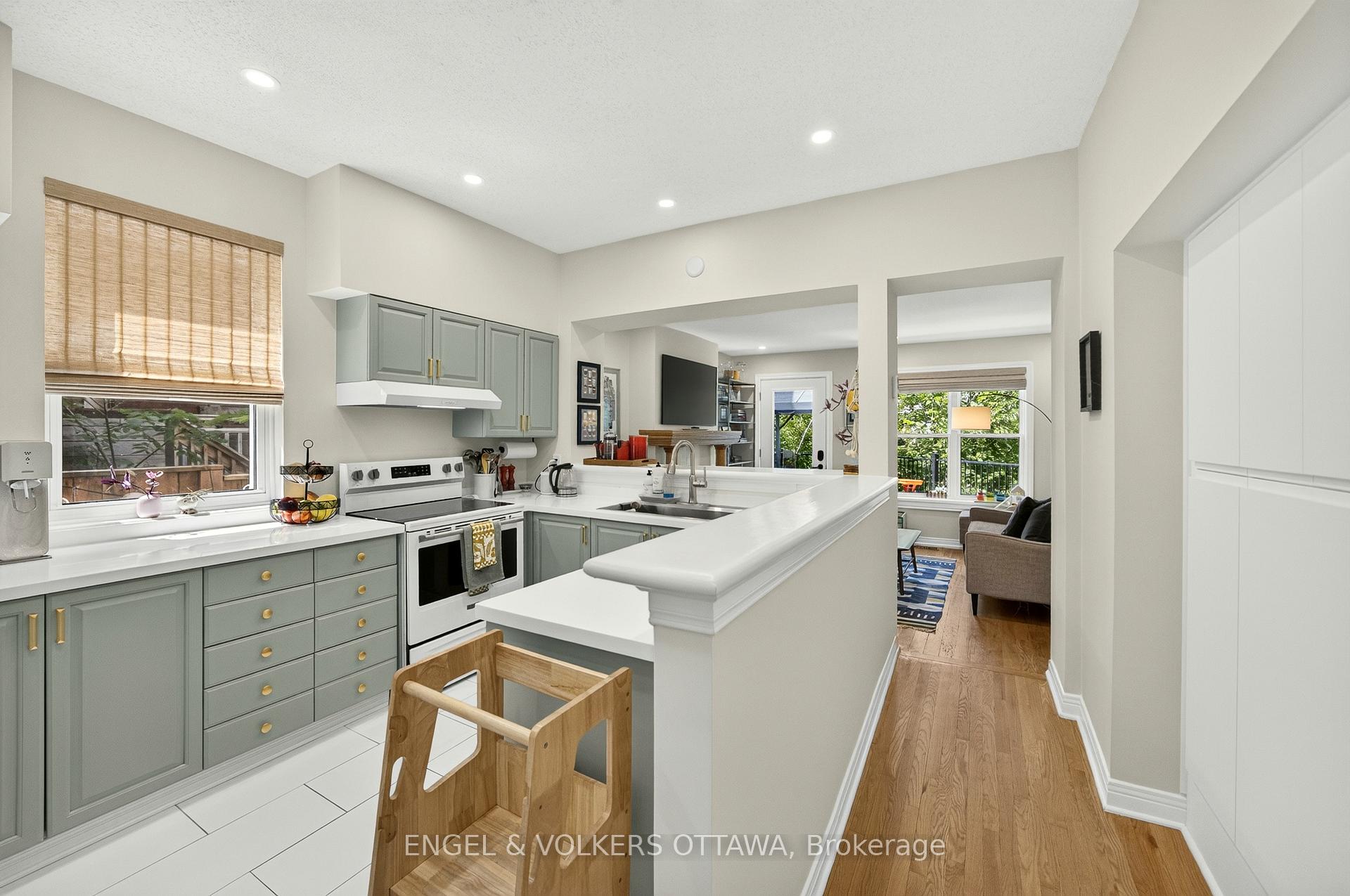 Photo 14 of 68 Upper Lorne Place, Ottawa, West Centre Town — HOMEH