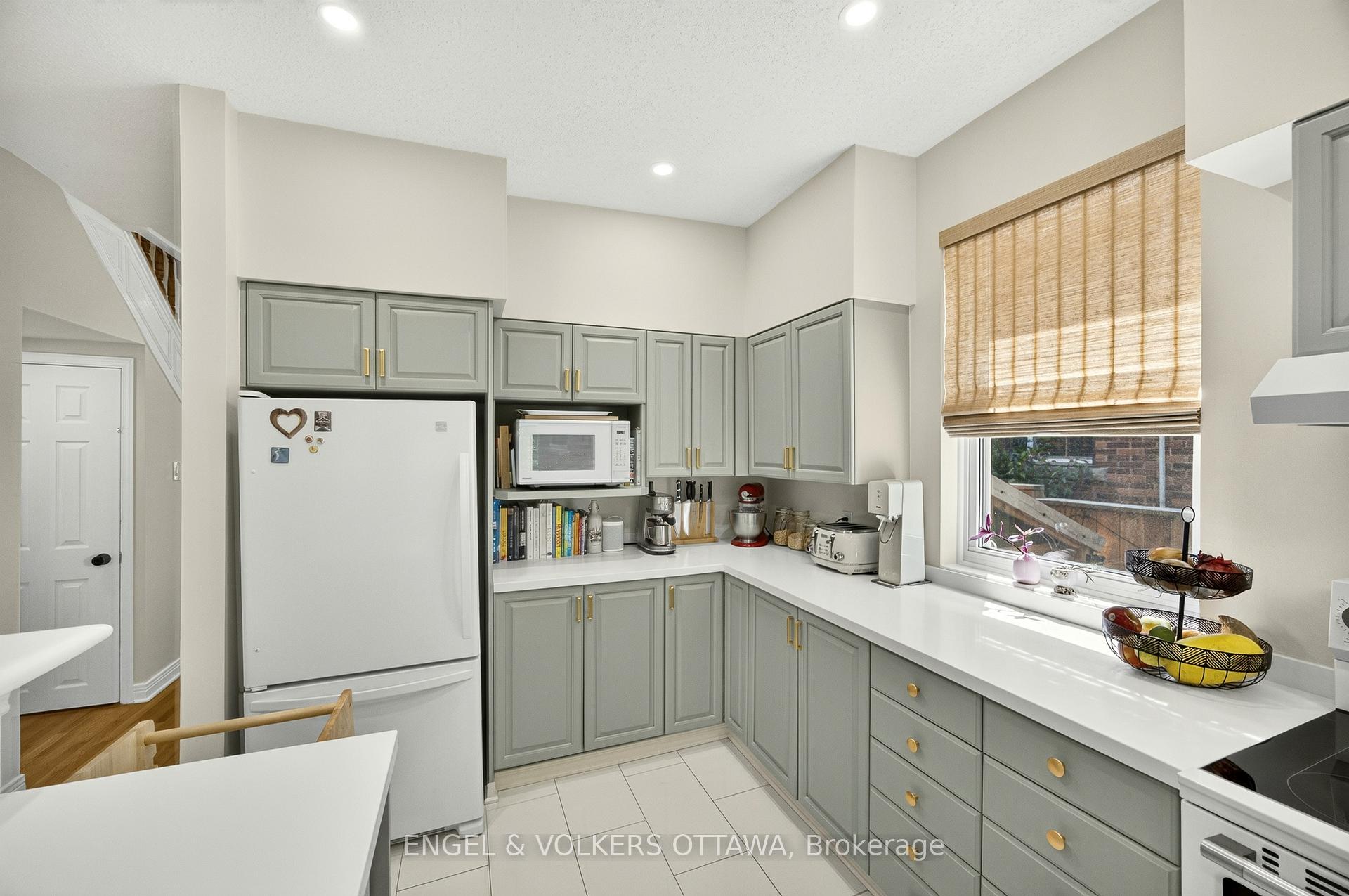 Photo 16 of 68 Upper Lorne Place, Ottawa, West Centre Town — HOMEH