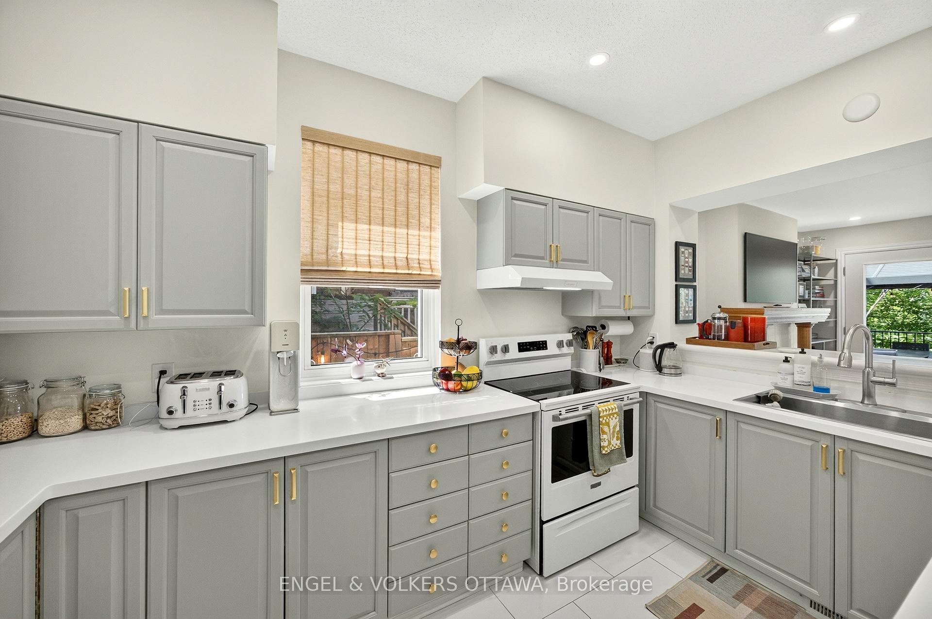 Photo 17 of 68 Upper Lorne Place, Ottawa, West Centre Town — HOMEH