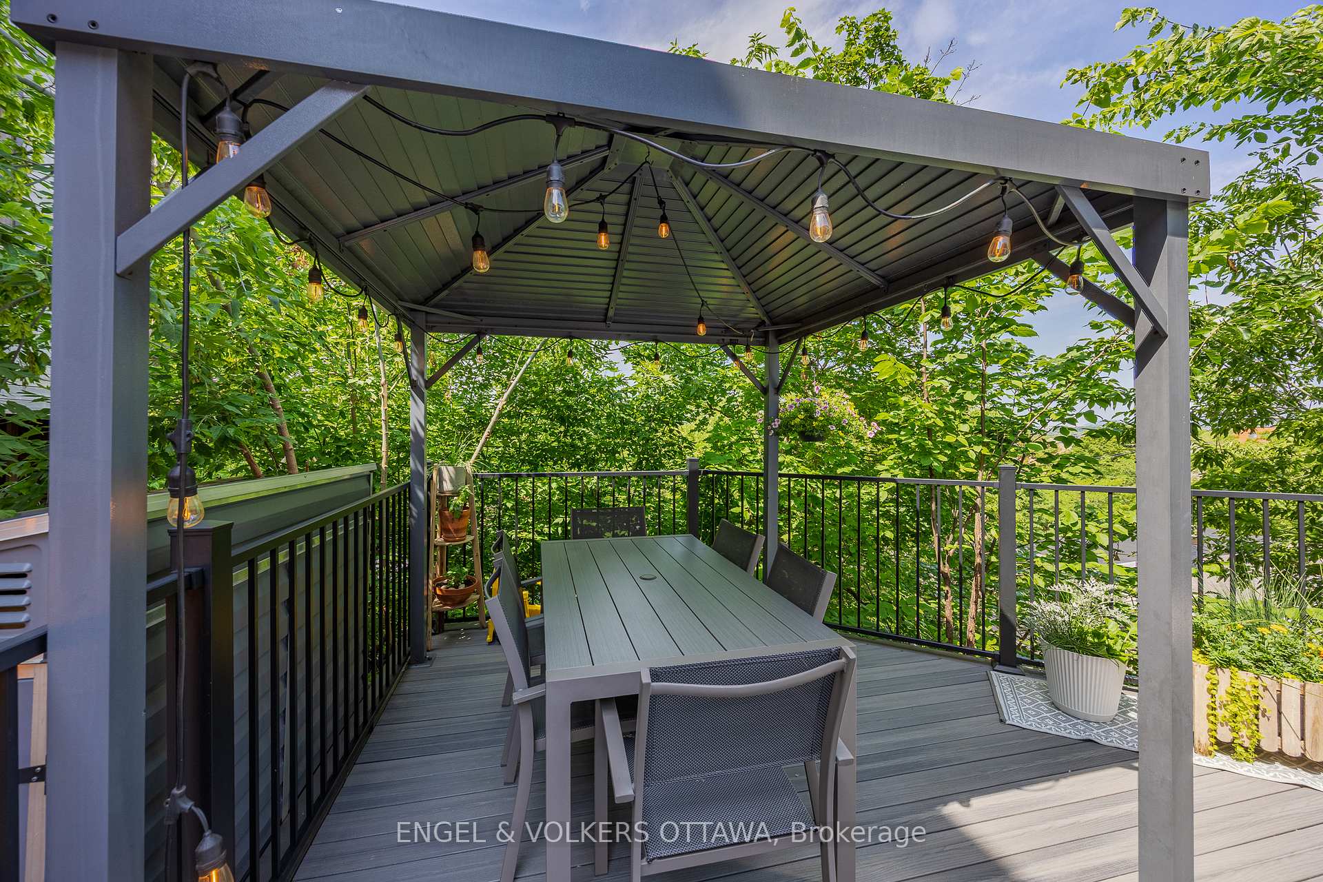 Photo 42 of 68 Upper Lorne Place, Ottawa, West Centre Town — HOMEH