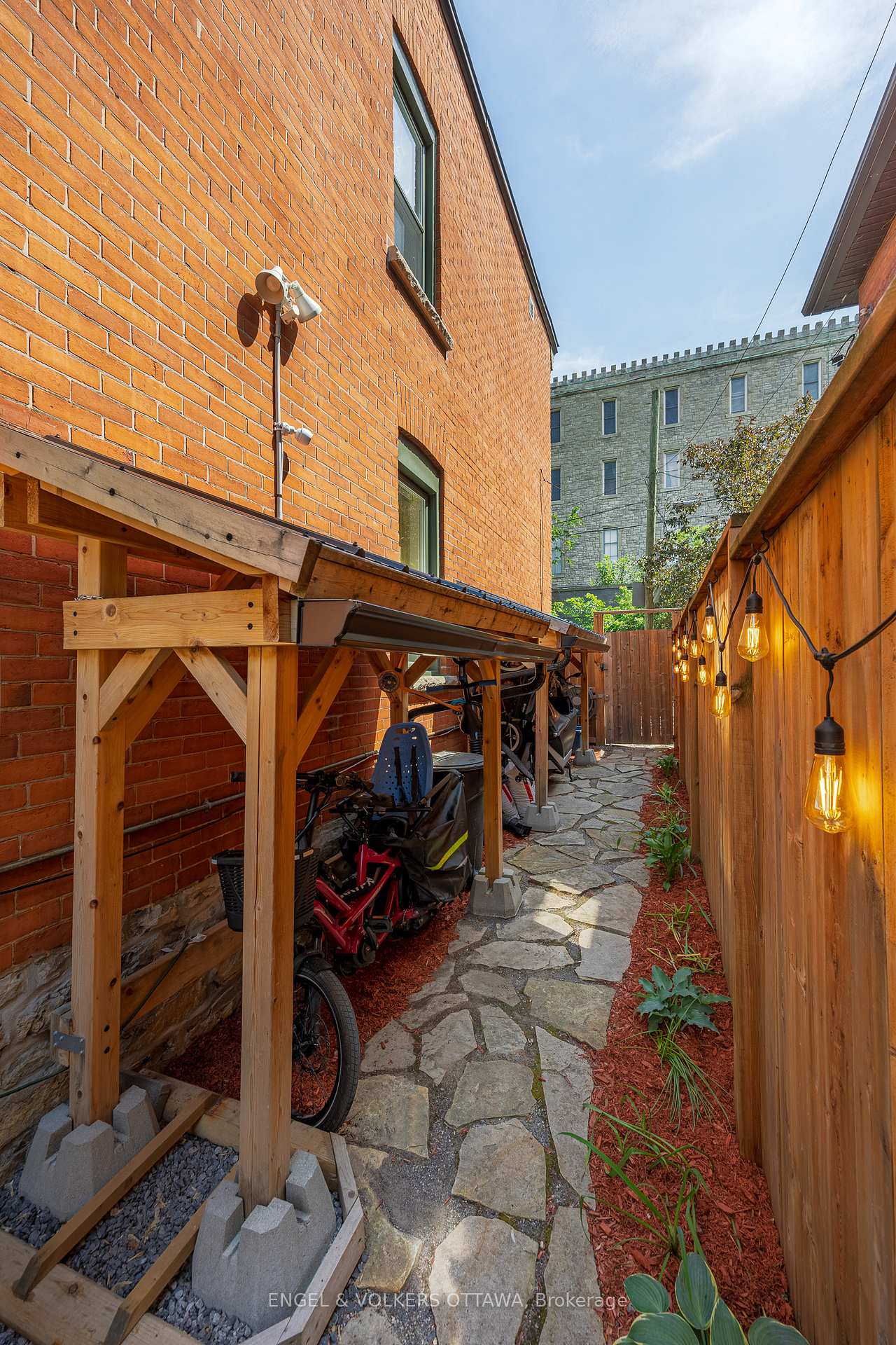 Photo 46 of 68 Upper Lorne Place, Ottawa, West Centre Town — HOMEH