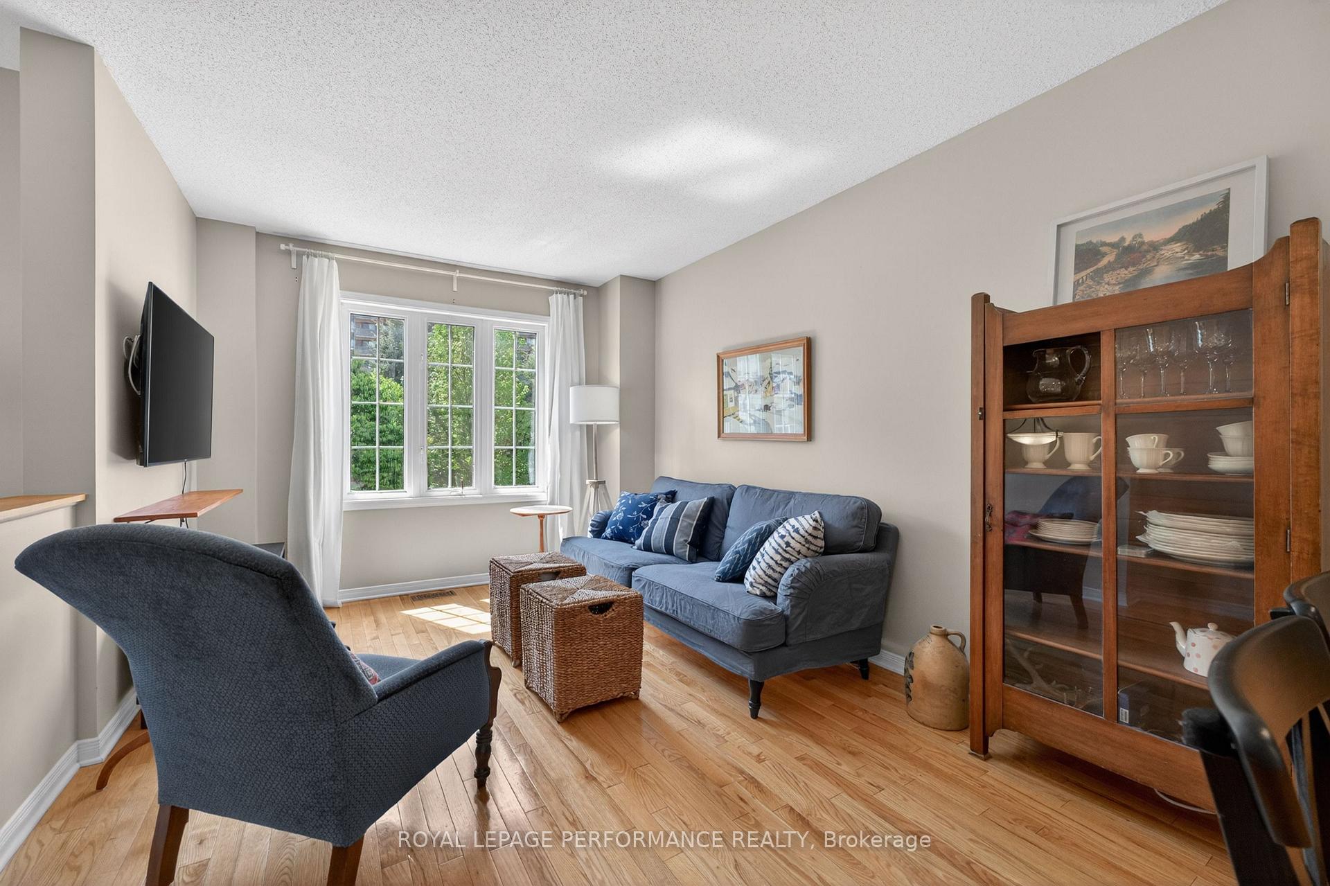 Photo 6 of 147 Fordham Private, Ottawa, Central Park — HOMEH
