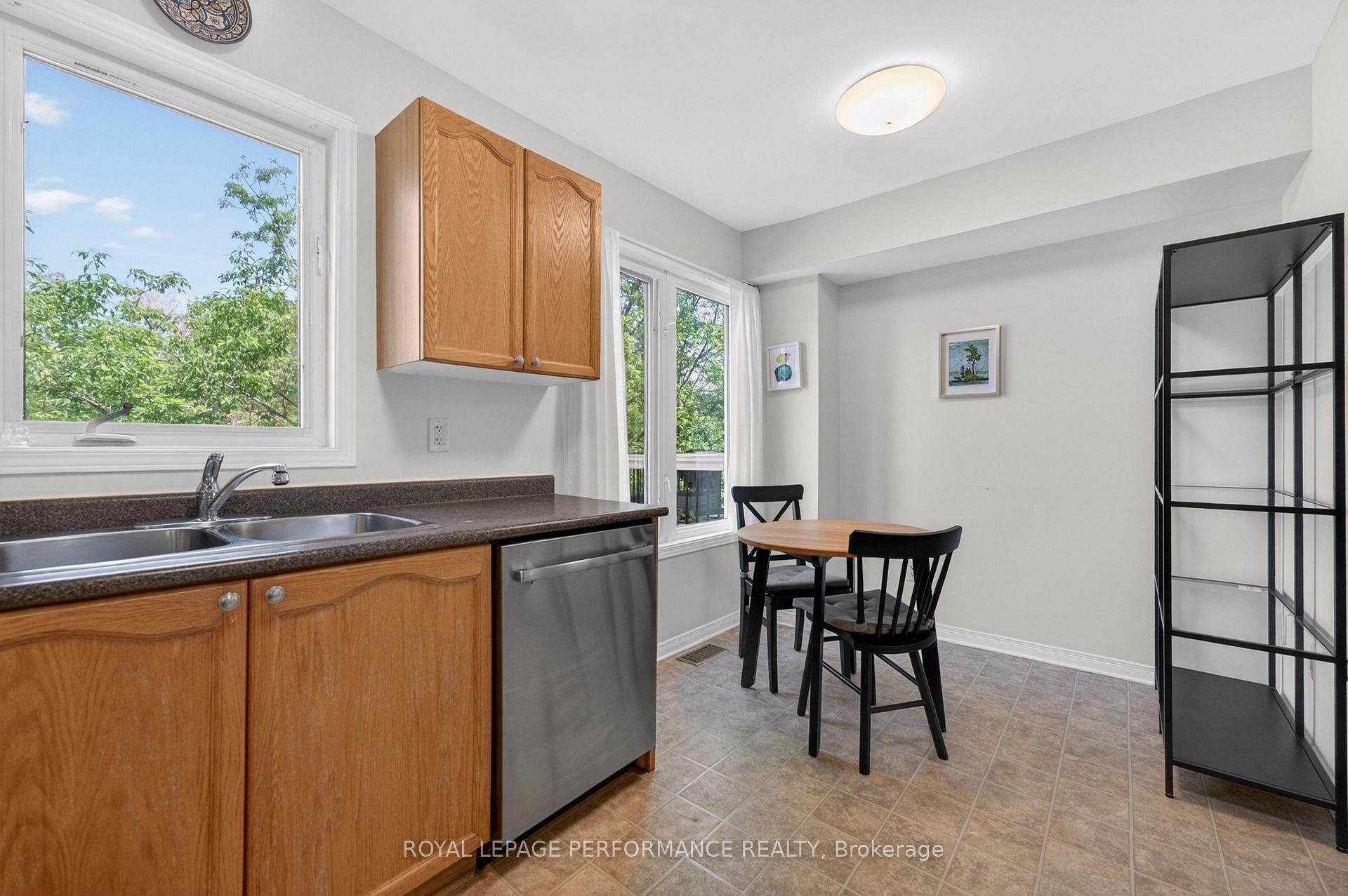 Photo 13 of 147 Fordham Private, Ottawa, Central Park — HOMEH