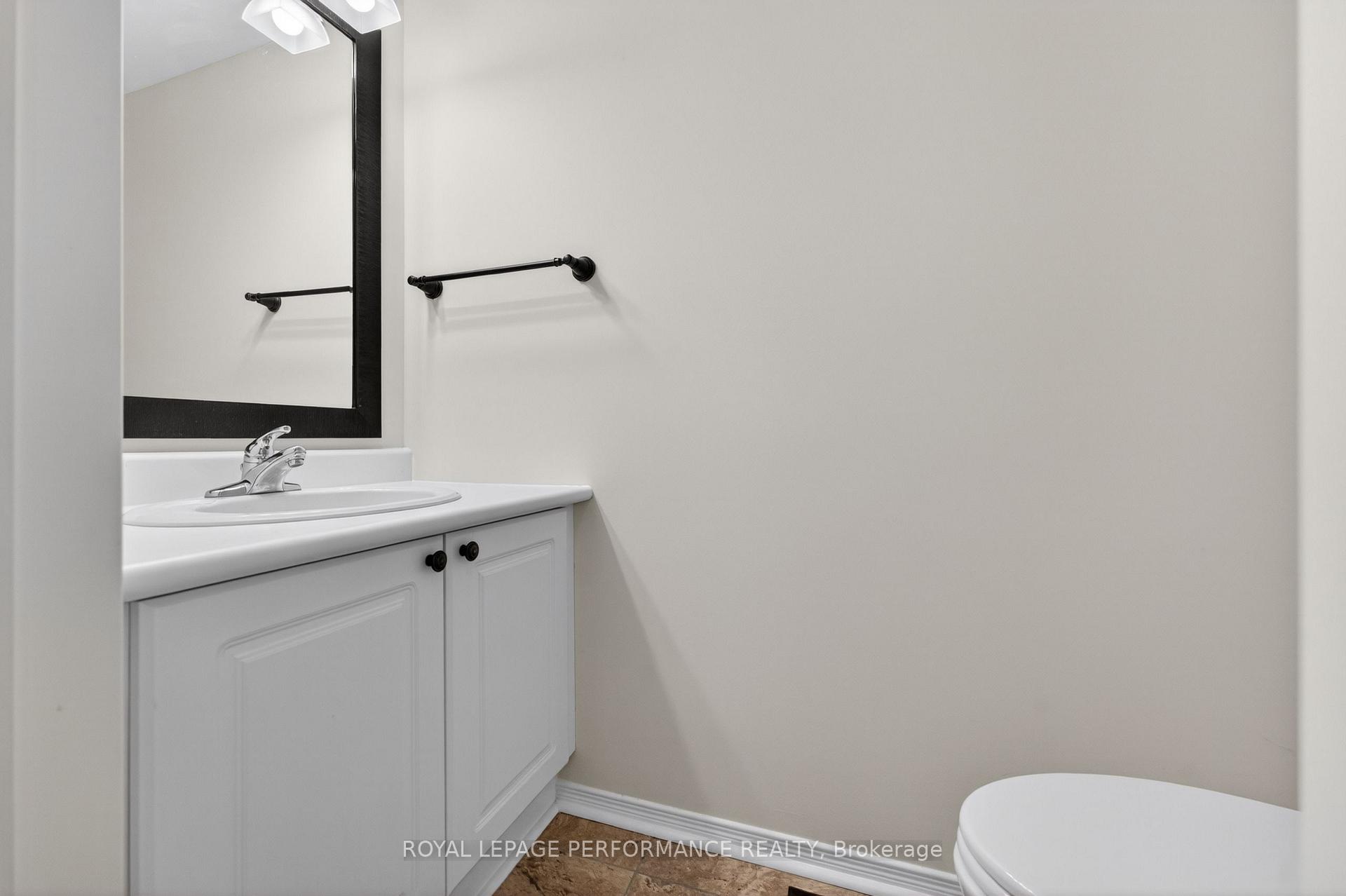 Photo 14 of 147 Fordham Private, Ottawa, Central Park — HOMEH