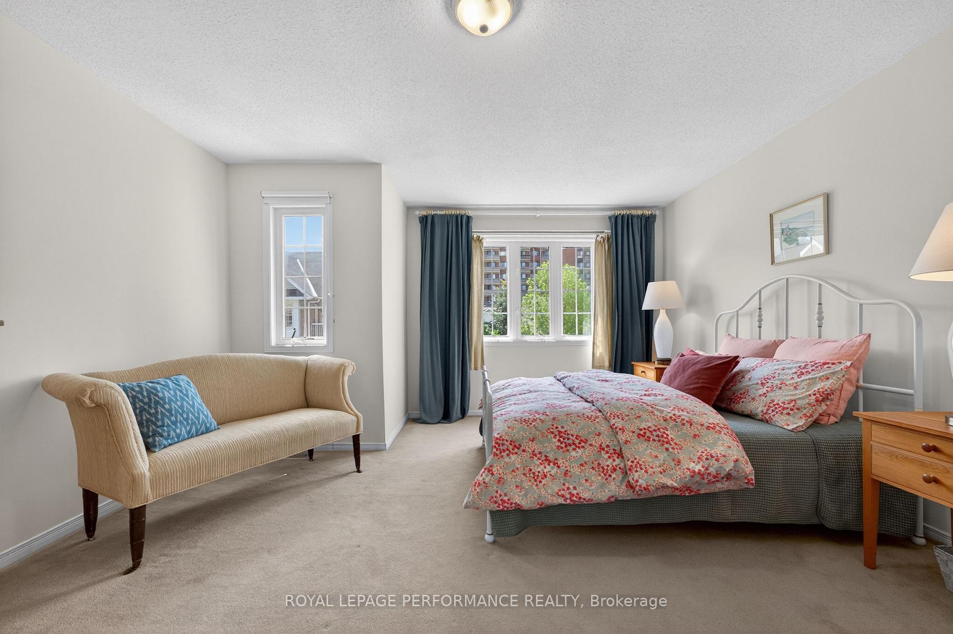 Photo 16 of 147 Fordham Private, Ottawa, Central Park — HOMEH