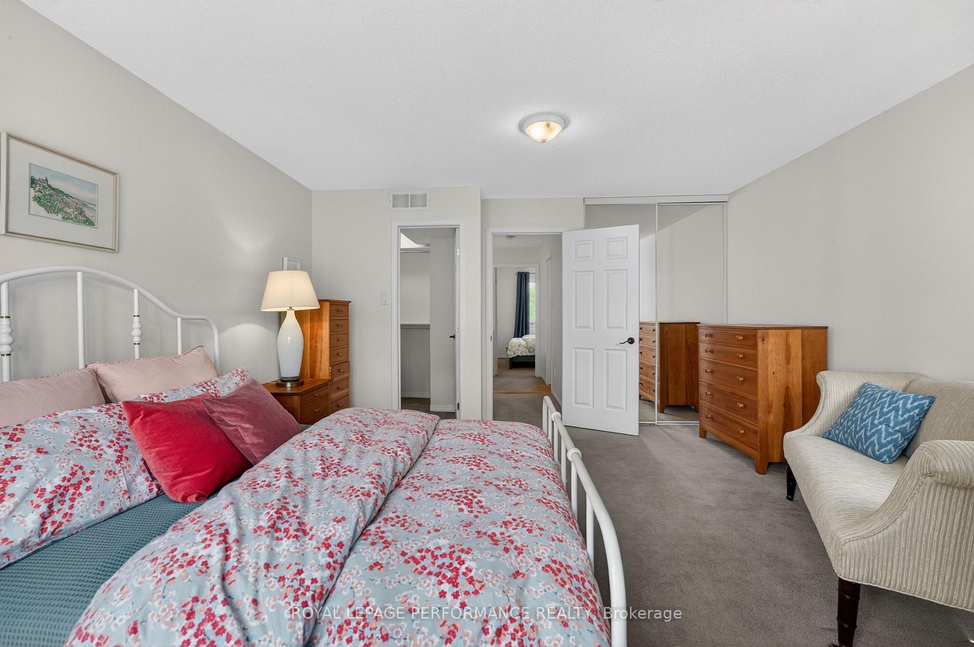Photo 18 of 147 Fordham Private, Ottawa, Central Park — HOMEH
