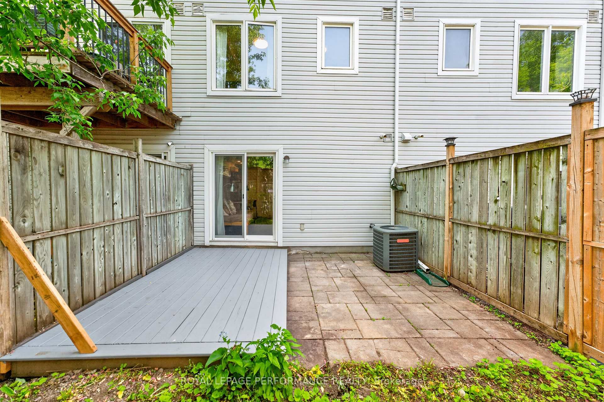 Photo 32 of 147 Fordham Private, Ottawa, Central Park — HOMEH
