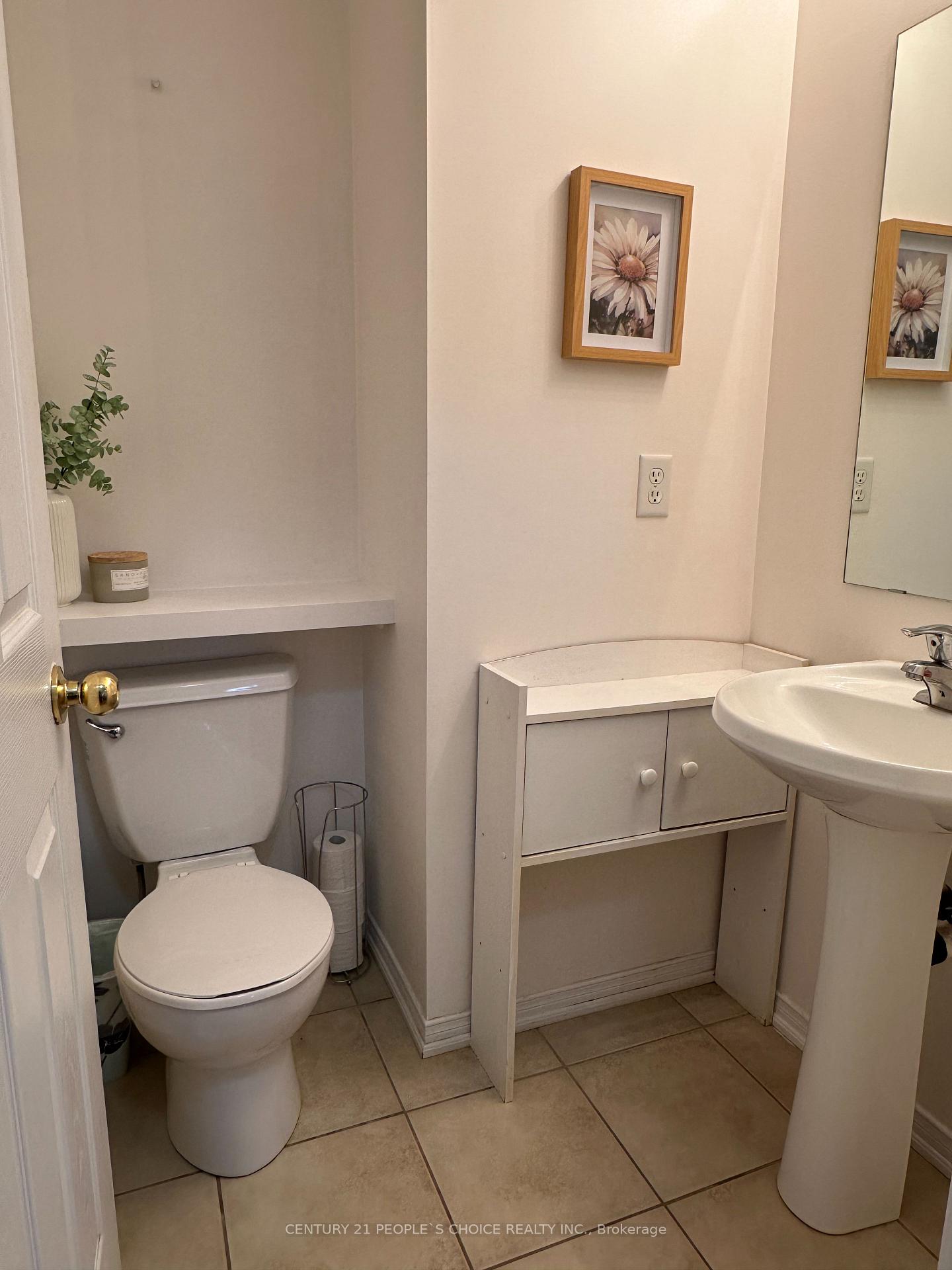 Photo 3 of Unit 3, 375 Cook Road, North York, York University Heights — HOMEH