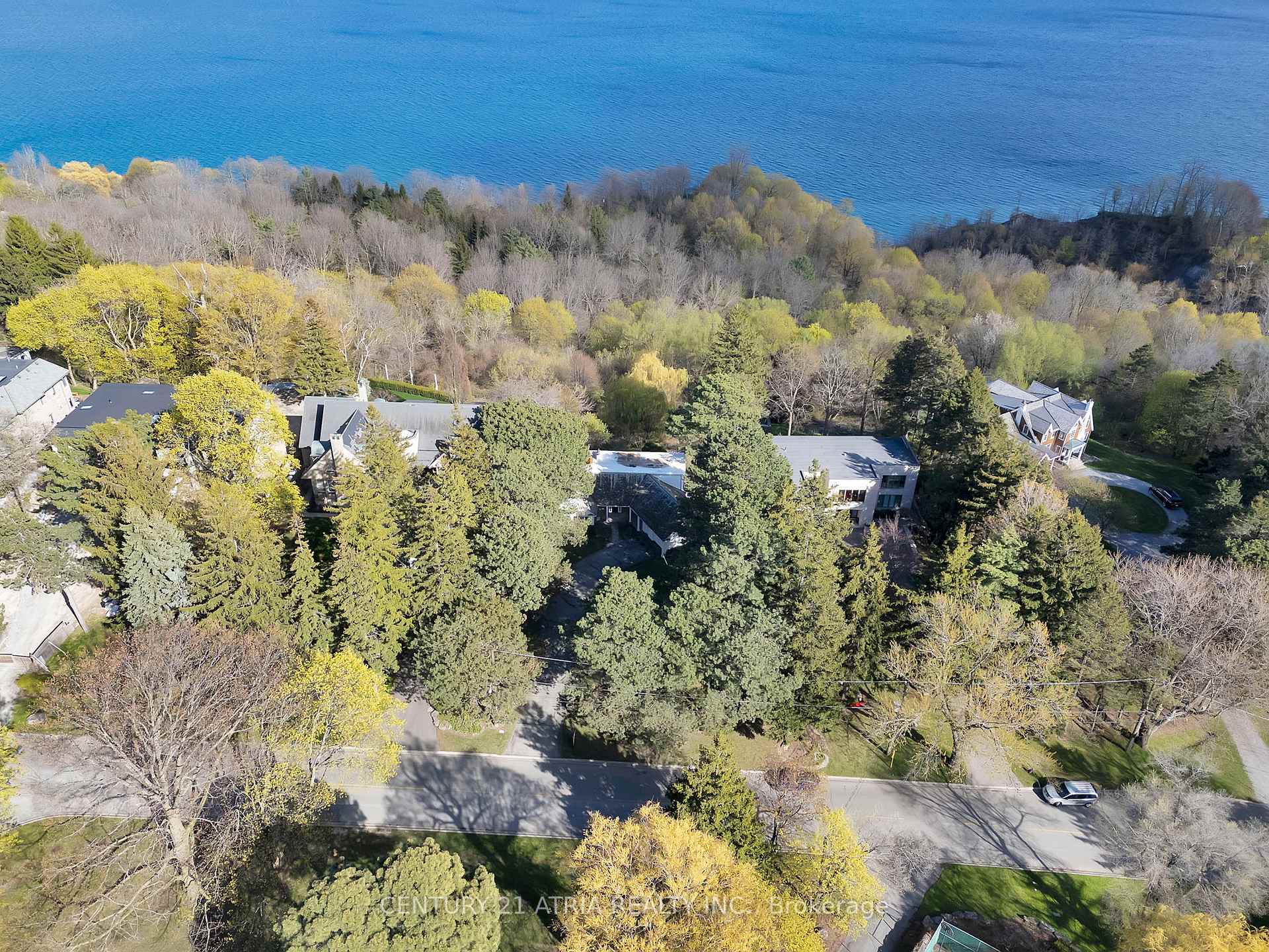Photo 2 of 5 Hill Crescent, Scarborough, Scarborough Village — HOMEH