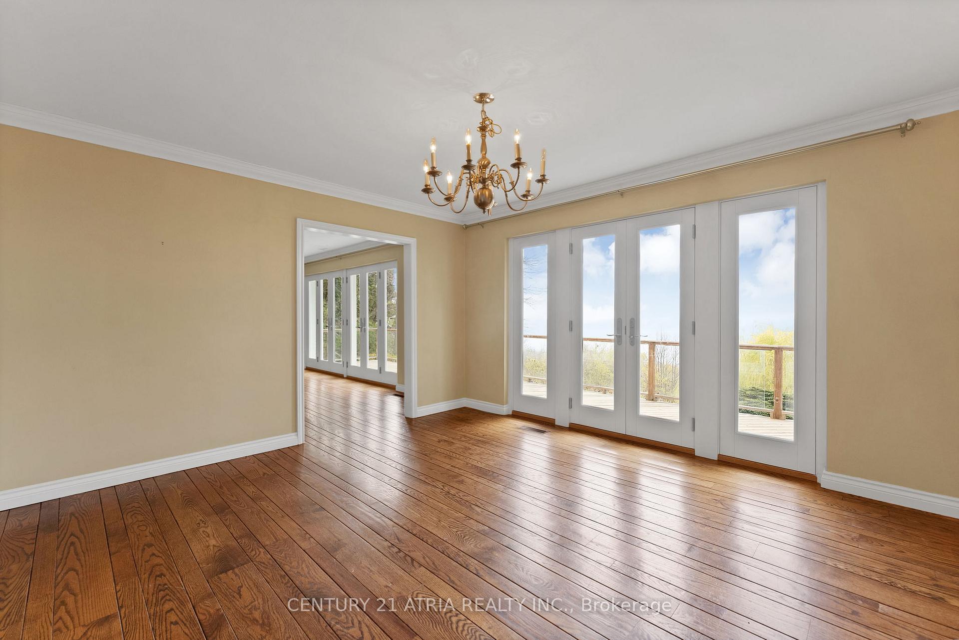 Photo 8 of 5 Hill Crescent, Scarborough, Scarborough Village — HOMEH