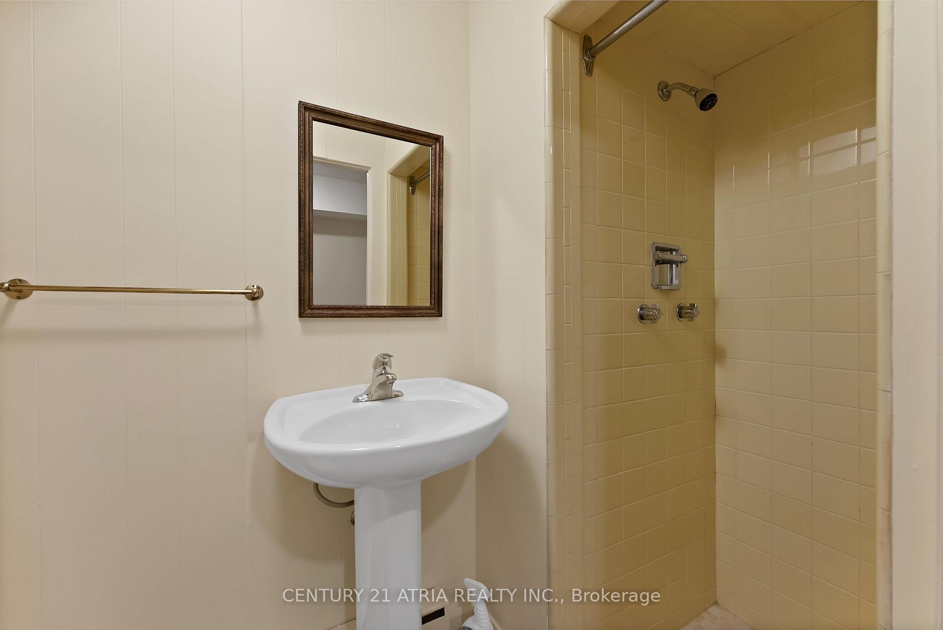 Photo 34 of 5 Hill Crescent, Scarborough, Scarborough Village — HOMEH