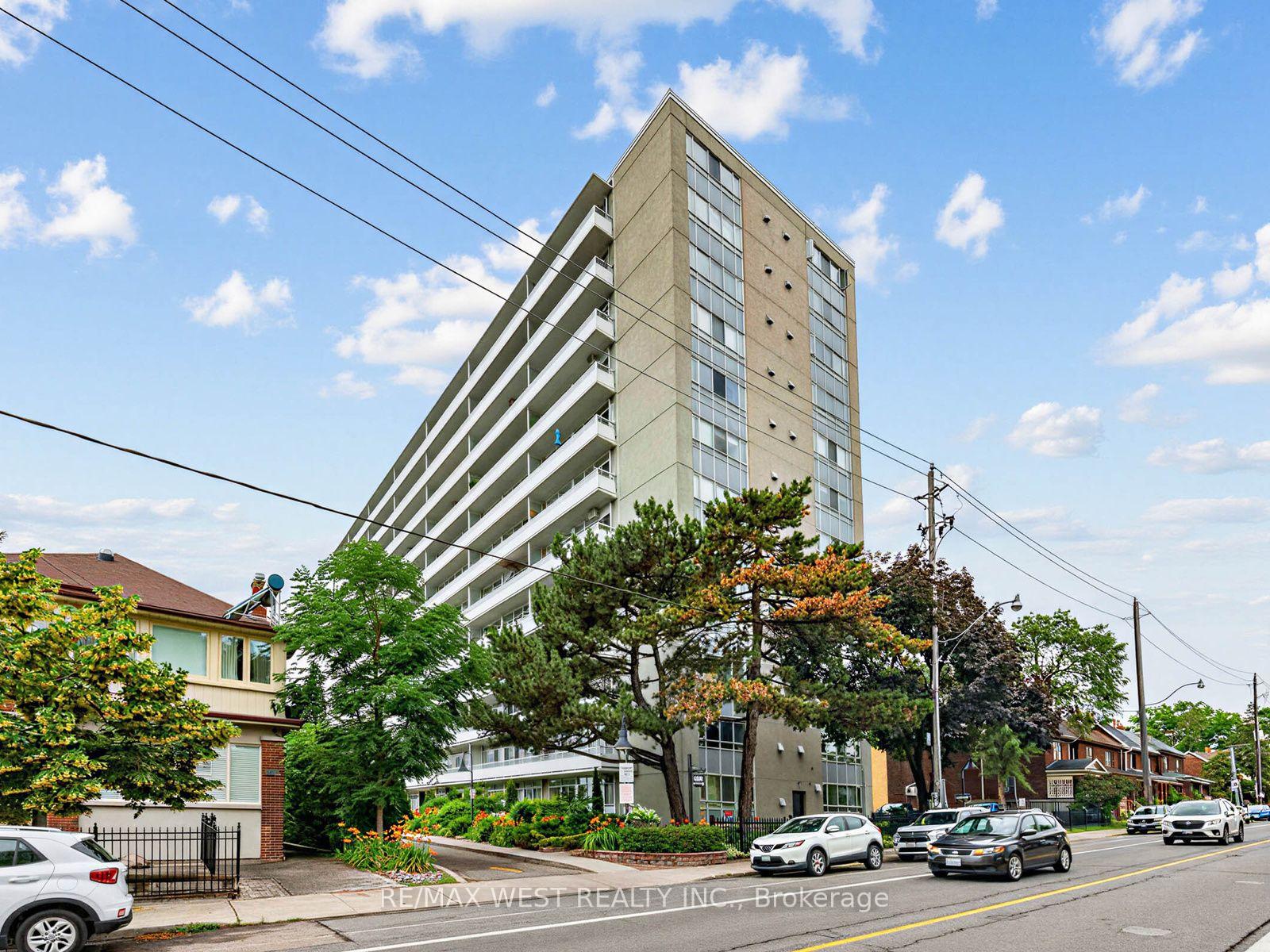 Front of Unit 302, 580 Christie Street