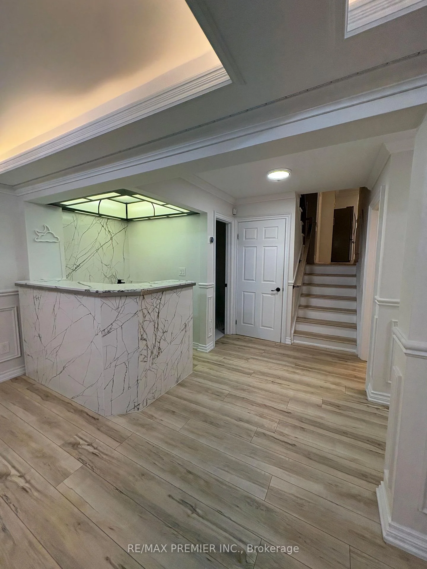Photo 5 of Unit Lower Level, 21 Avon Crescent, Vaughan, East Woodbridge — HOMEH