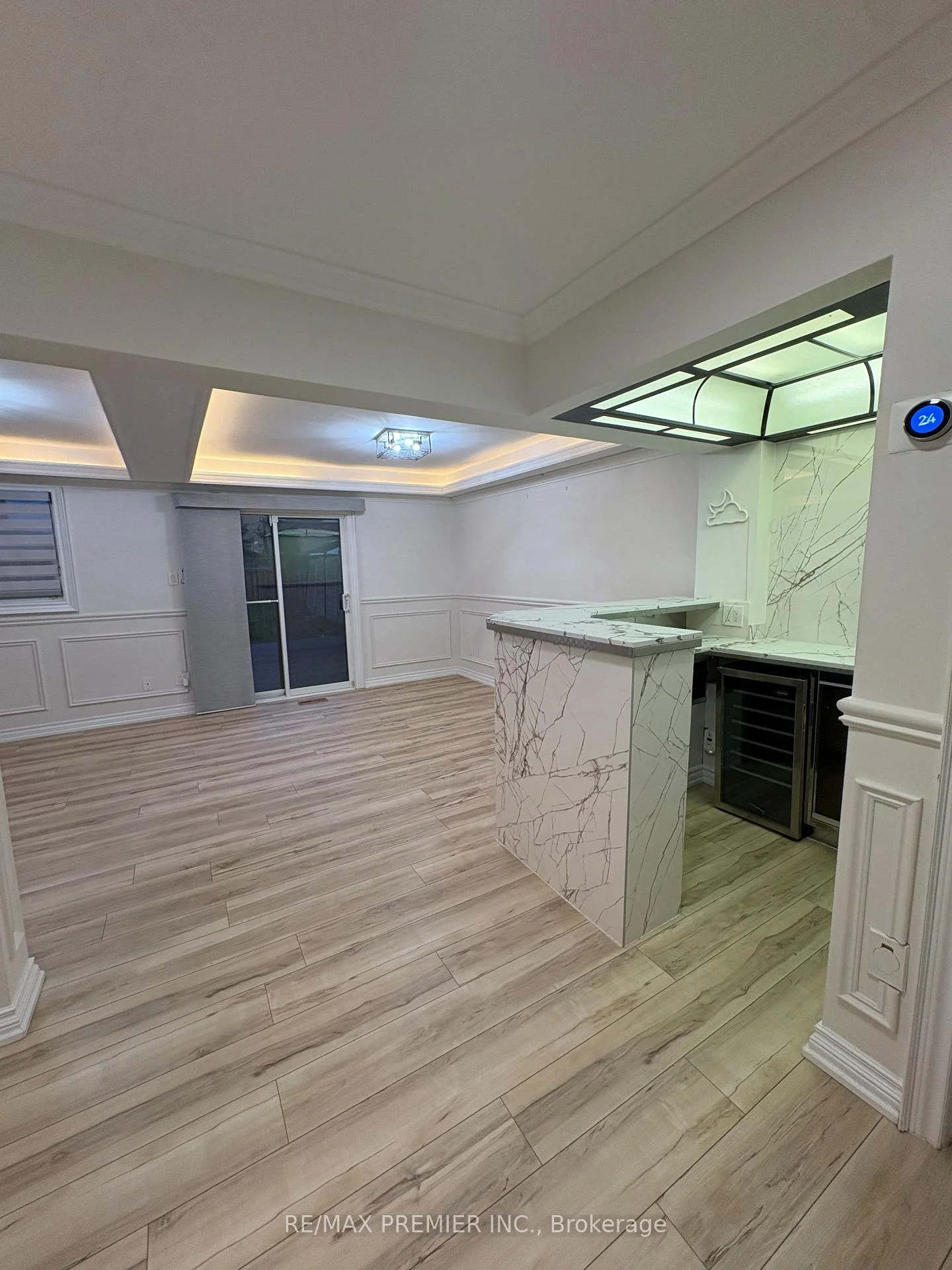 Photo 9 of Unit Lower Level, 21 Avon Crescent, Vaughan, East Woodbridge — HOMEH