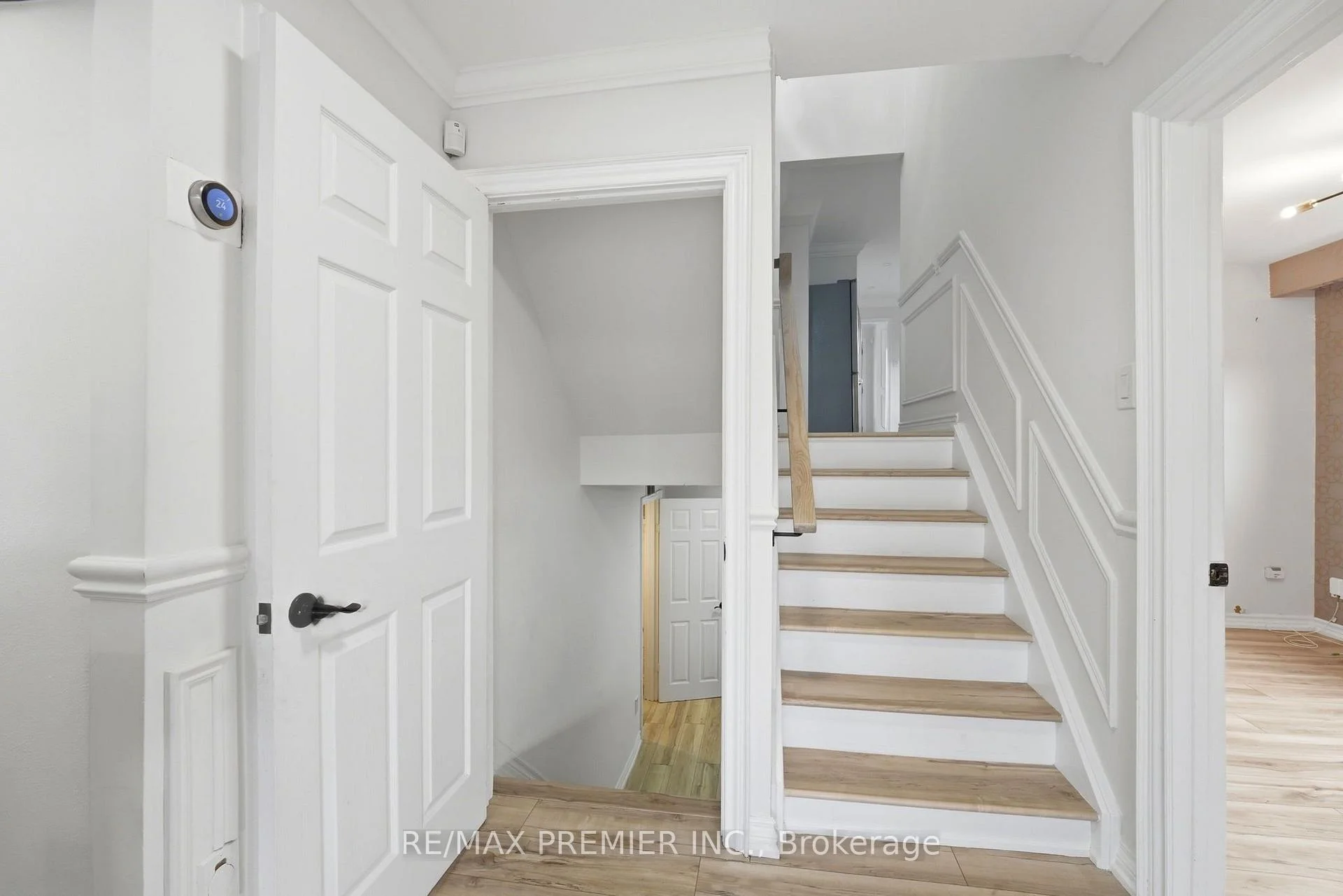 Photo 28 of Unit Lower Level, 21 Avon Crescent, Vaughan, East Woodbridge — HOMEH