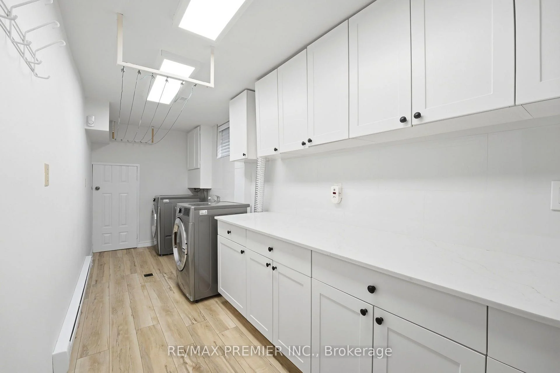Photo 34 of Unit Lower Level, 21 Avon Crescent, Vaughan, East Woodbridge — HOMEH