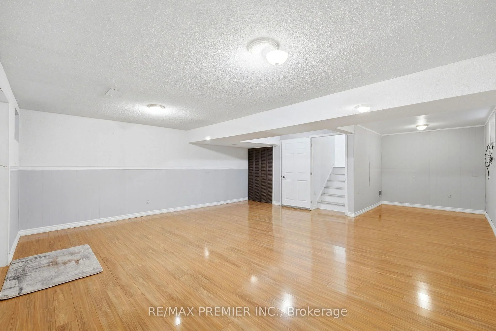 Photo 35 of Unit Lower Level, 21 Avon Crescent, Vaughan, East Woodbridge — HOMEH