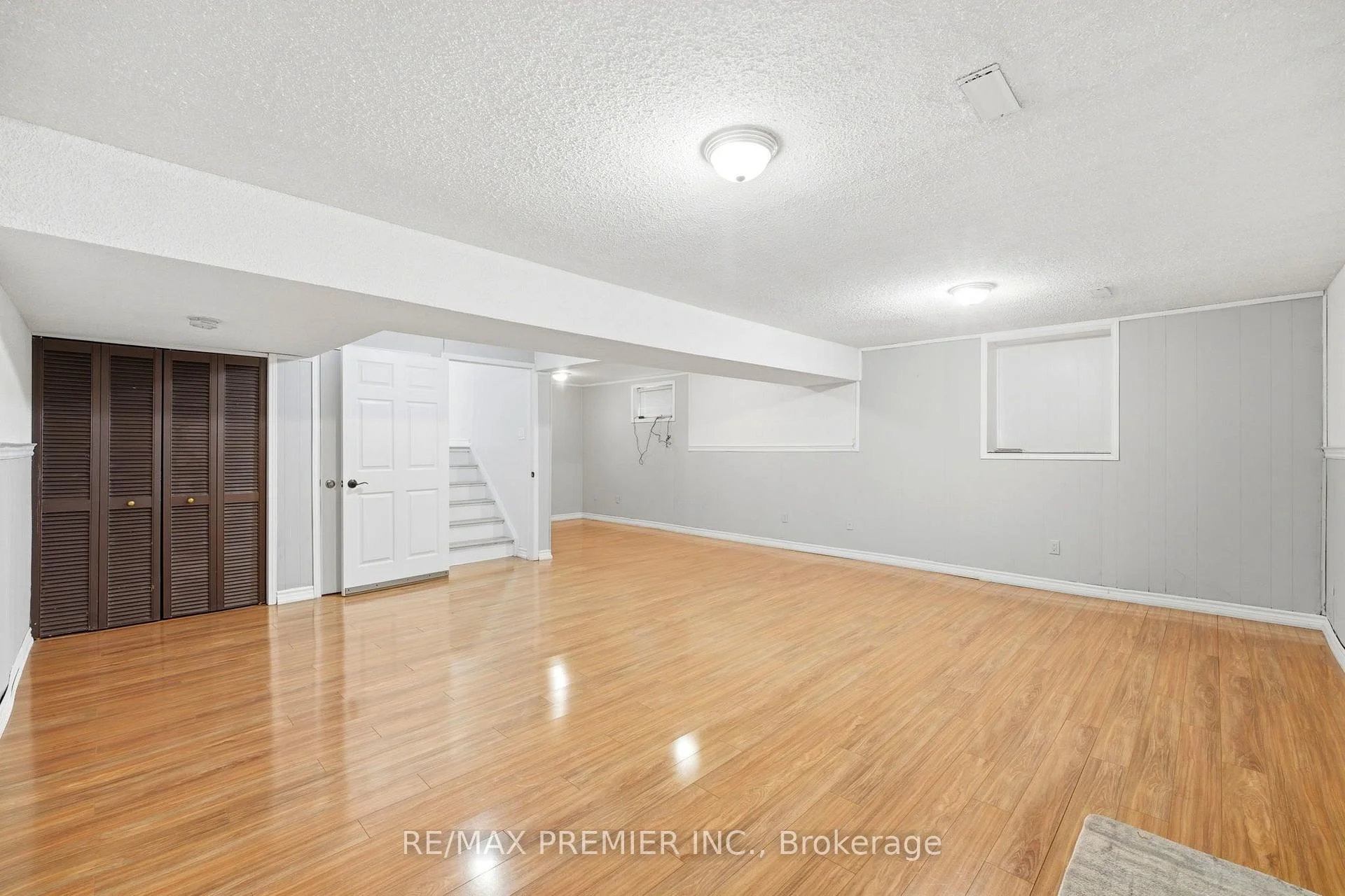 Photo 36 of Unit Lower Level, 21 Avon Crescent, Vaughan, East Woodbridge — HOMEH