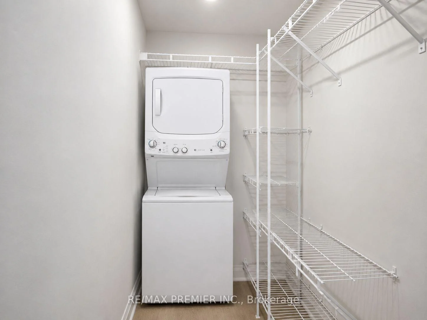 Photo 31 of Unit Lower Level, 21 Avon Crescent, Vaughan, East Woodbridge — HOMEH