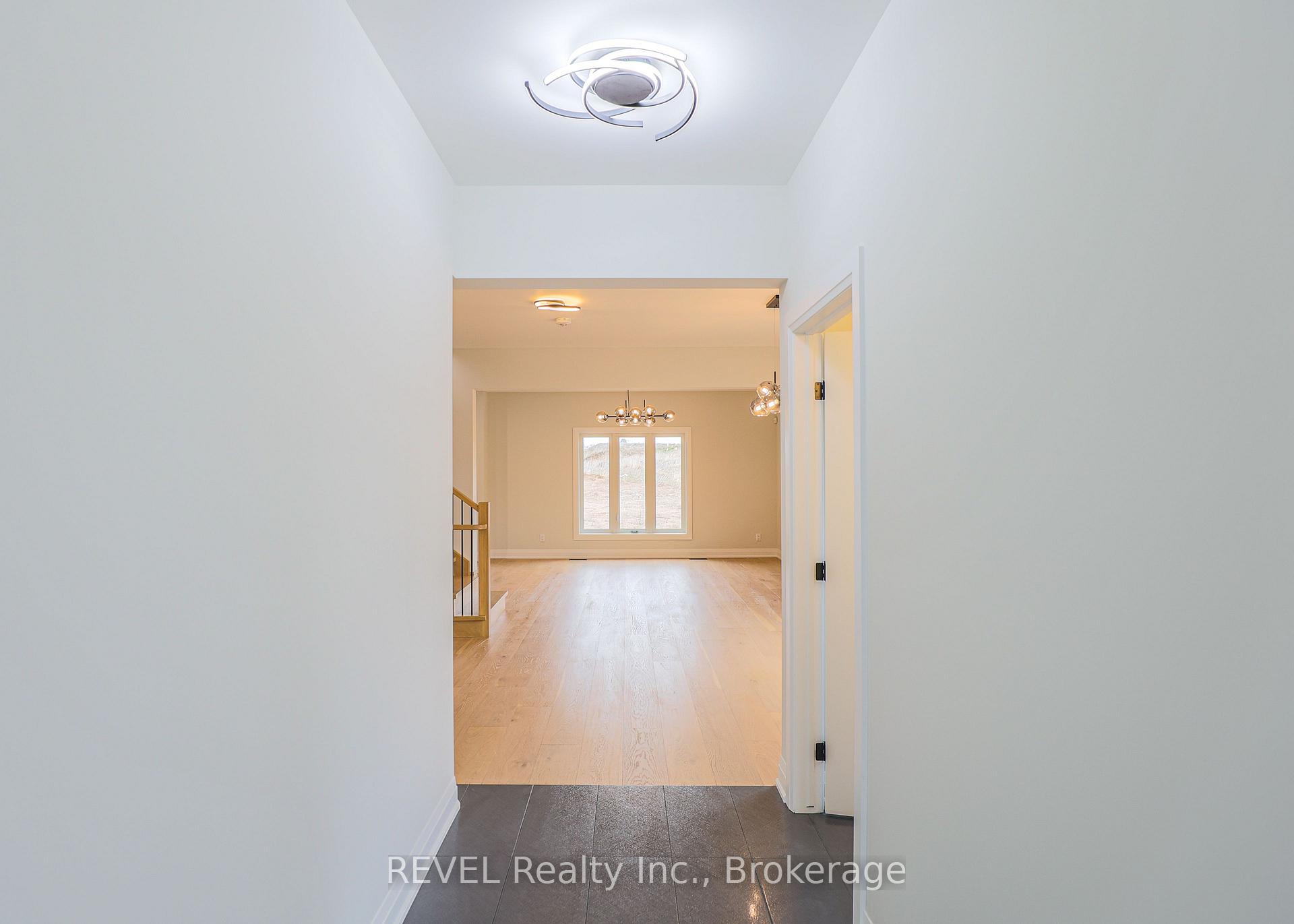 Photo 4 of 111 Acacia Road, Pelham, Fonthill — HOMEH