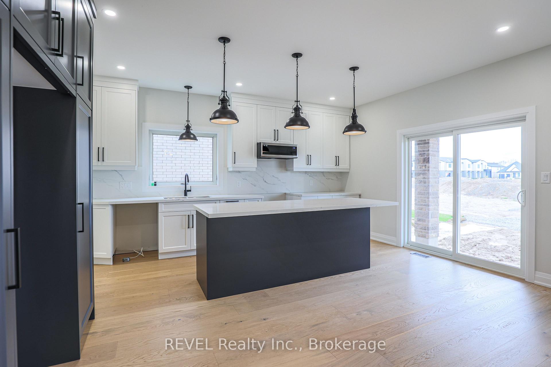 Photo 13 of 111 Acacia Road, Pelham, Fonthill — HOMEH