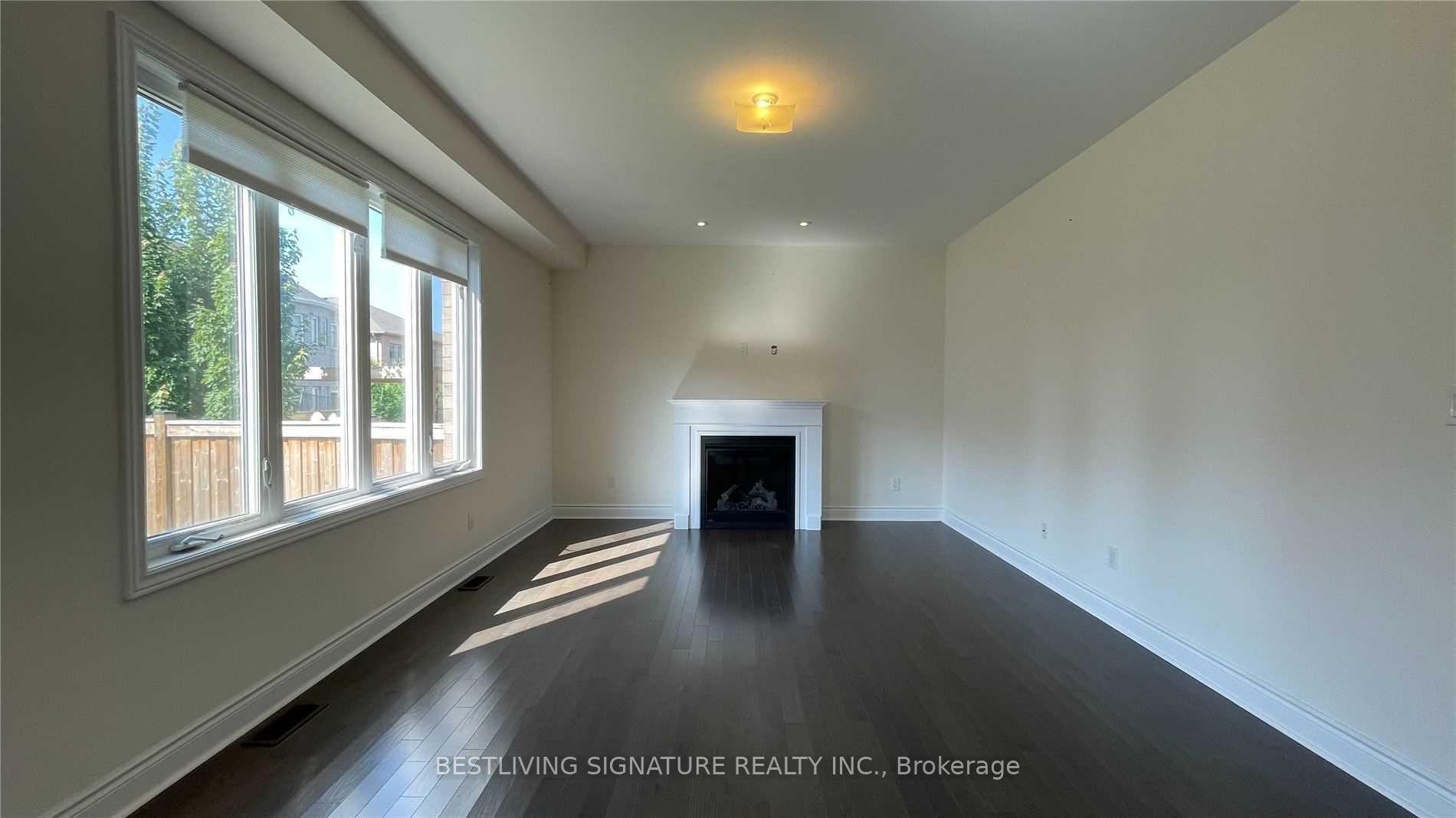 Photo 8 of 1066 Harden Trail, Newmarket, Stonehaven-Wyndham — HOMEH