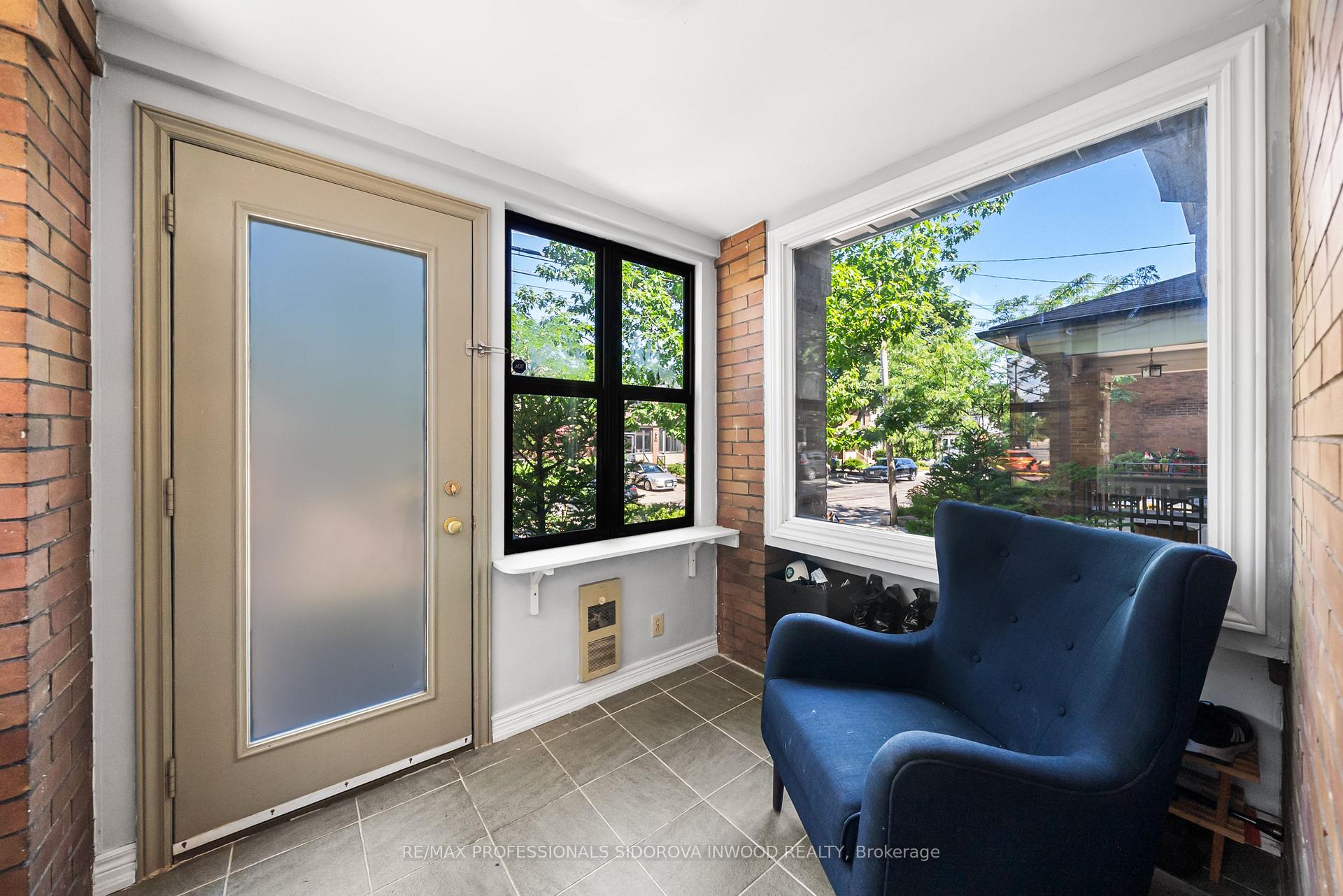 Photo 2 of 82 Durie Street, Toronto, High Park-Swansea — HOMEH