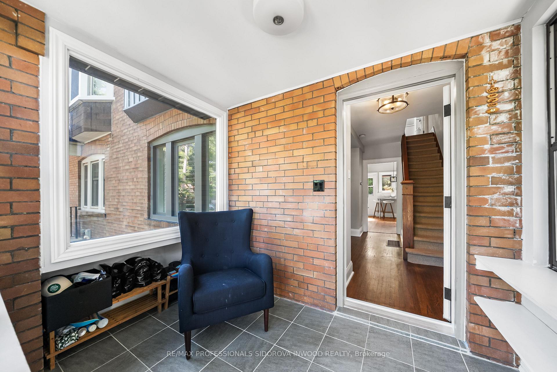 Photo 3 of 82 Durie Street, Toronto, High Park-Swansea — HOMEH