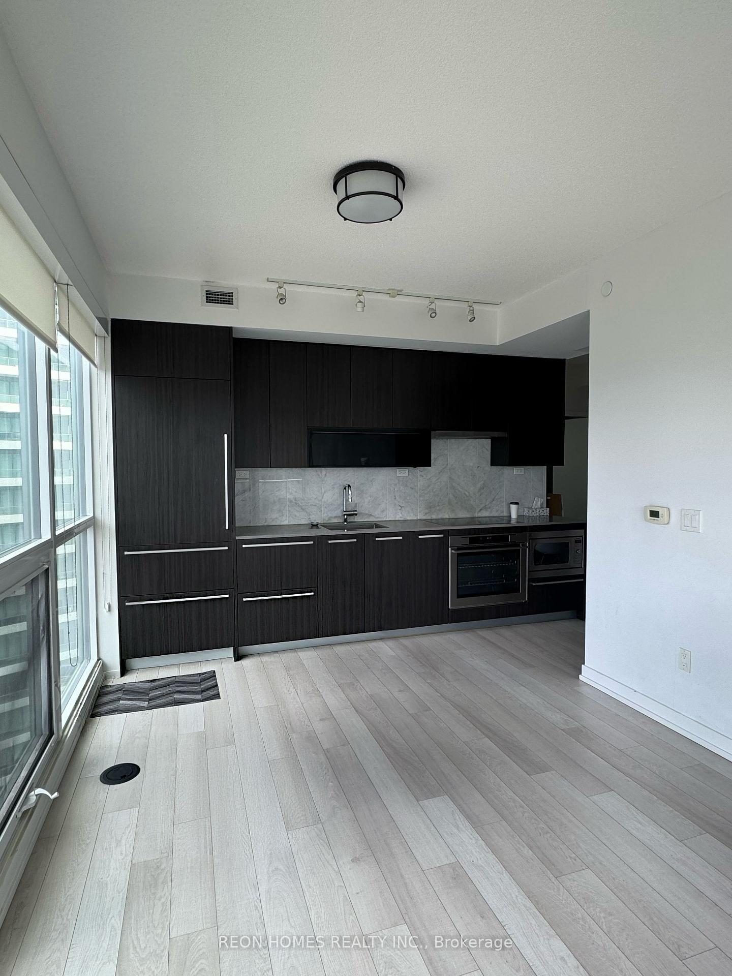 Photo 7 of Unit 1603, 115 McMahon Drive, North York, Bayview Village — HOMEH