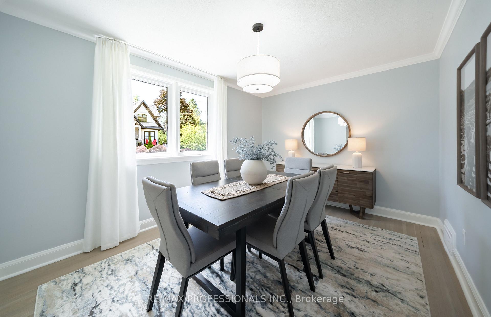 Photo 9 of 86 Van Dusen Boulevard, Etobicoke, Stonegate-Queensway — HOMEH