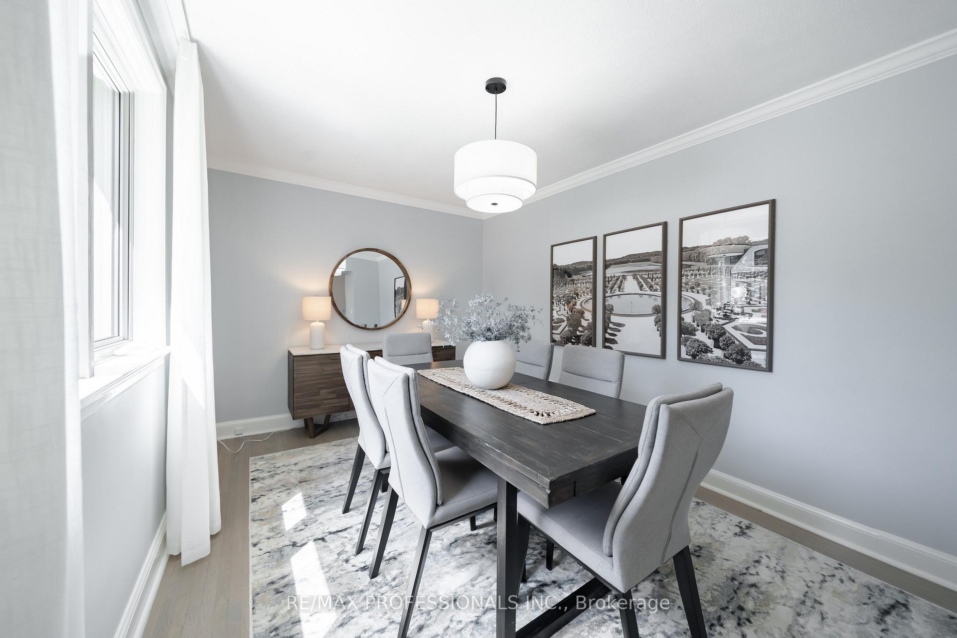 Photo 10 of 86 Van Dusen Boulevard, Etobicoke, Stonegate-Queensway — HOMEH