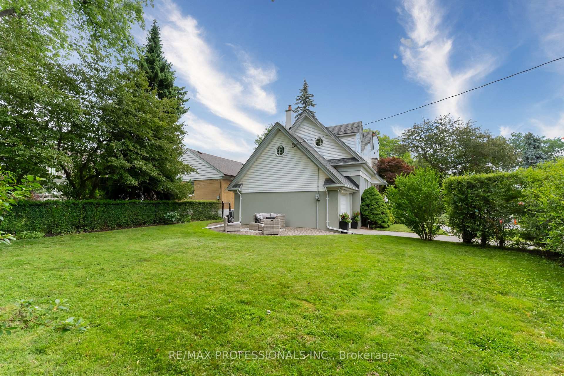 Photo 24 of 86 Van Dusen Boulevard, Etobicoke, Stonegate-Queensway — HOMEH