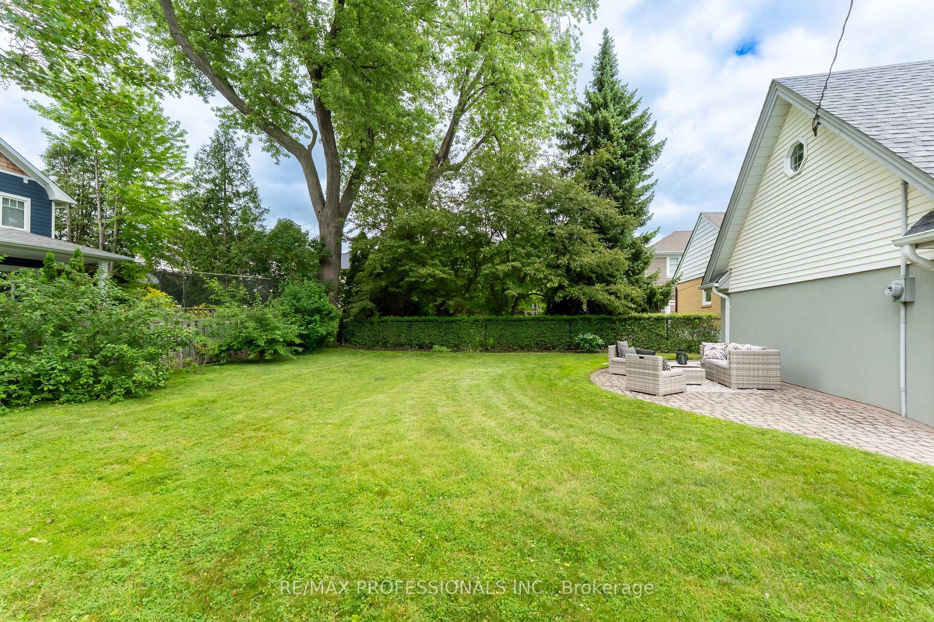 Photo 25 of 86 Van Dusen Boulevard, Etobicoke, Stonegate-Queensway — HOMEH