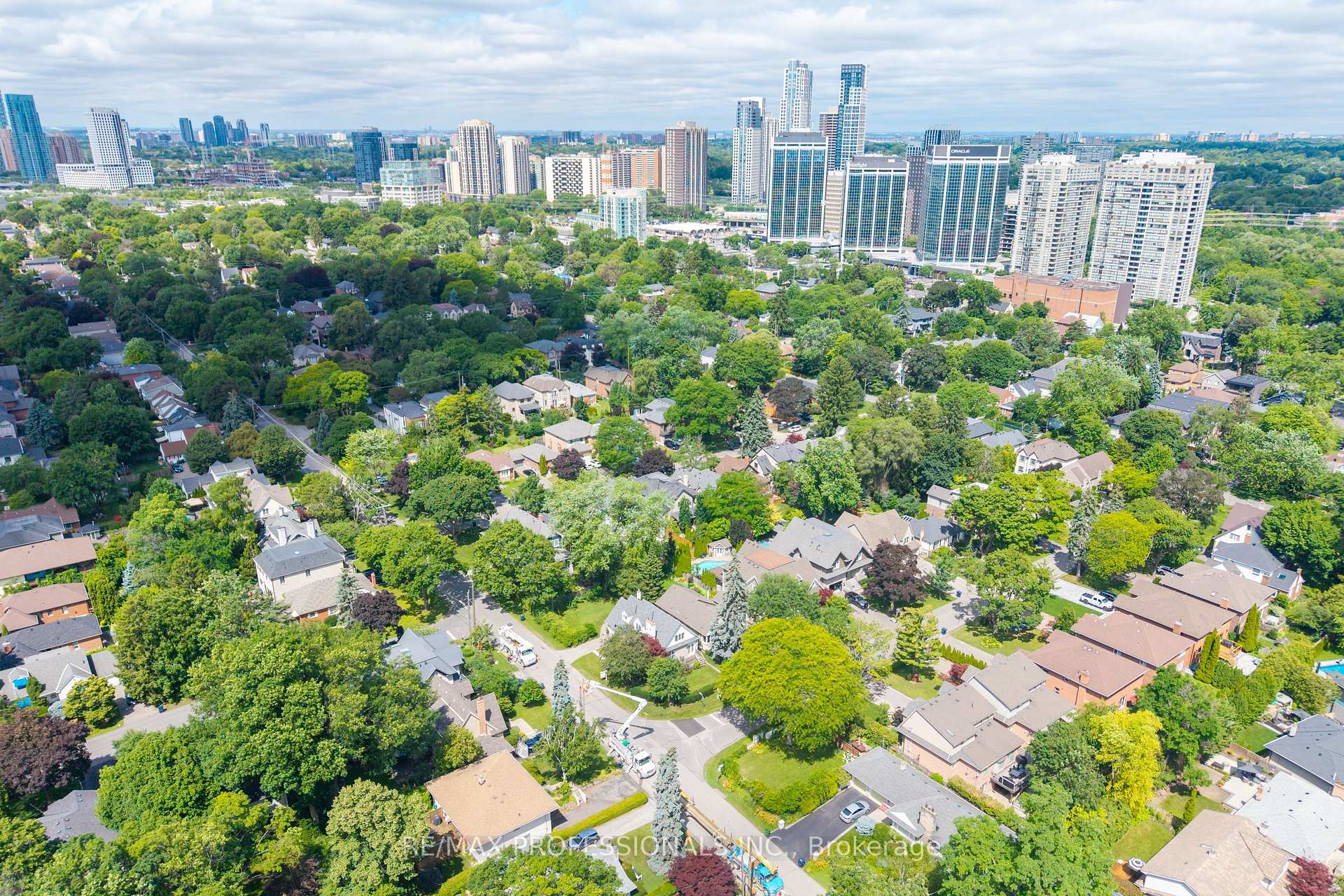 Photo 31 of 86 Van Dusen Boulevard, Etobicoke, Stonegate-Queensway — HOMEH