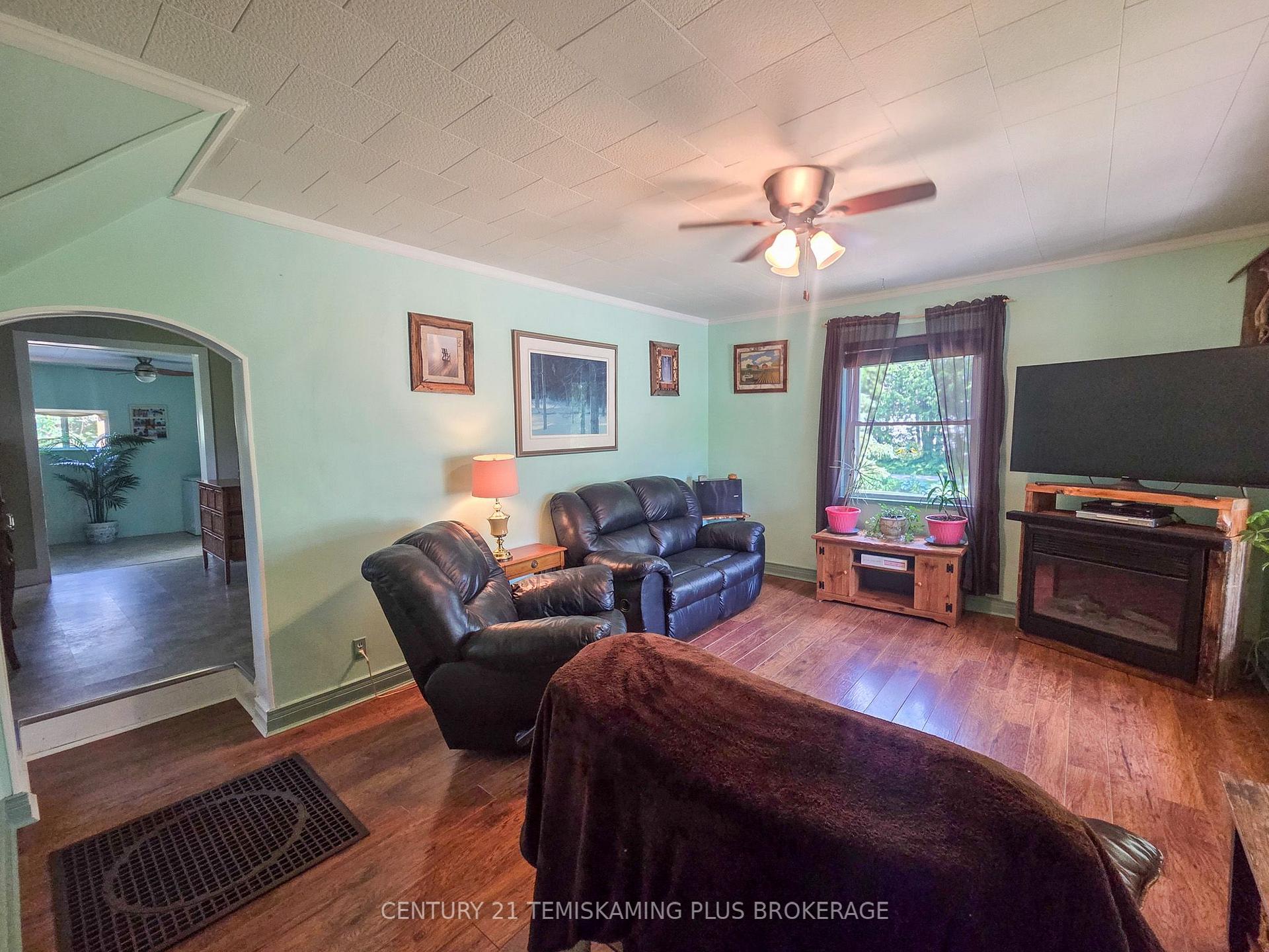 Photo 4 of 75 Fifth Avenue, Englehart — HOMEH