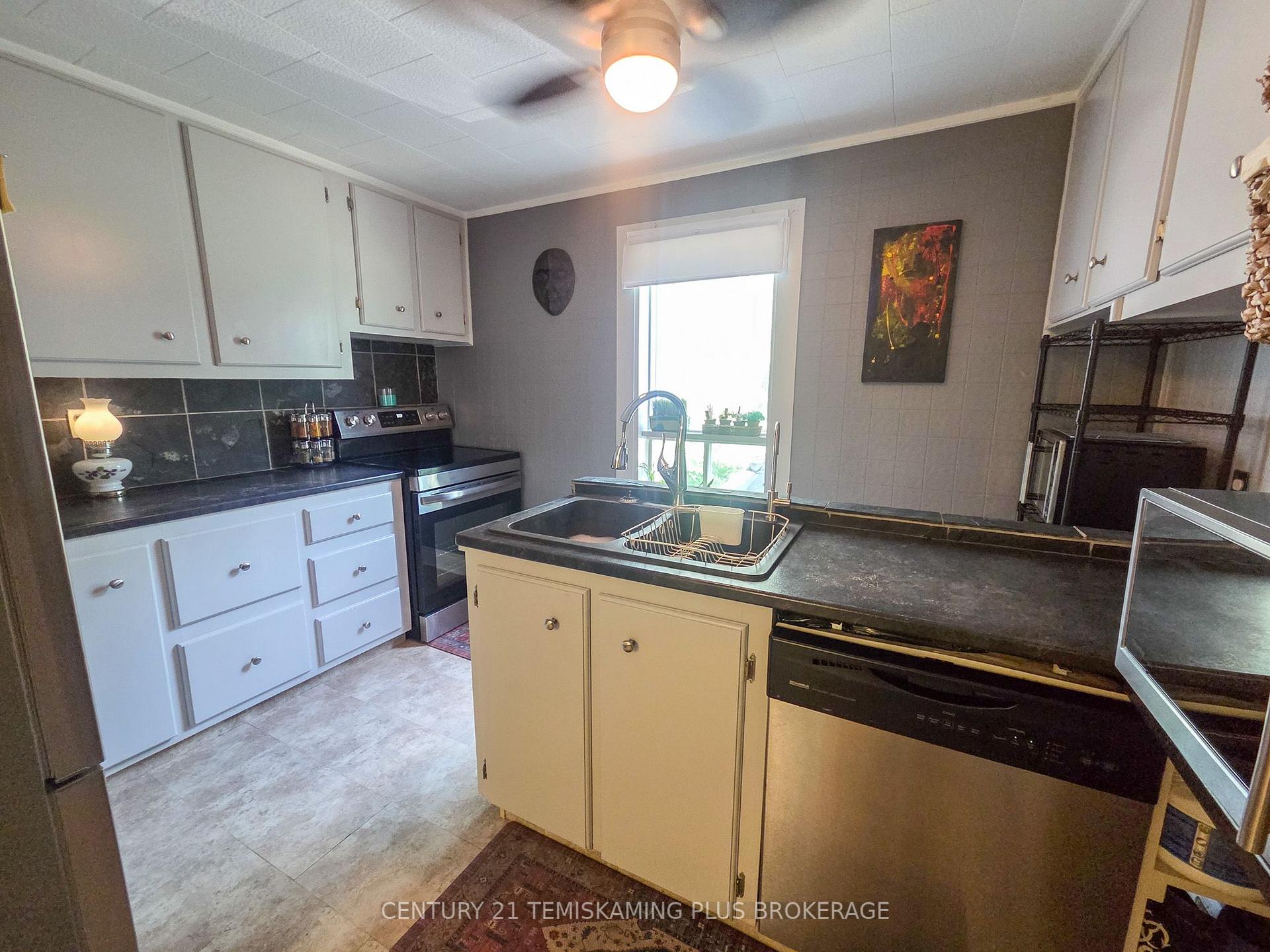 Photo 7 of 75 Fifth Avenue, Englehart — HOMEH