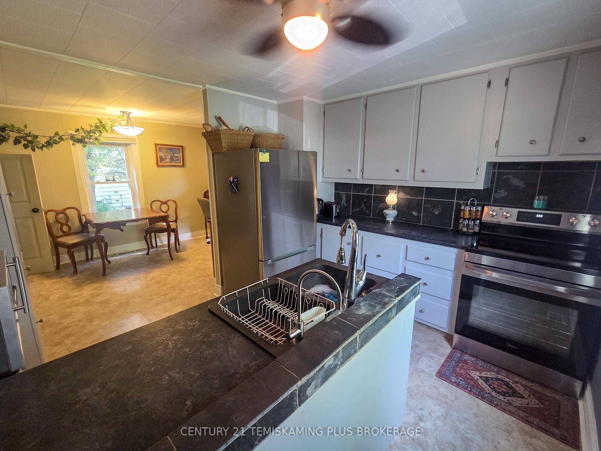 Photo 8 of 75 Fifth Avenue, Englehart — HOMEH