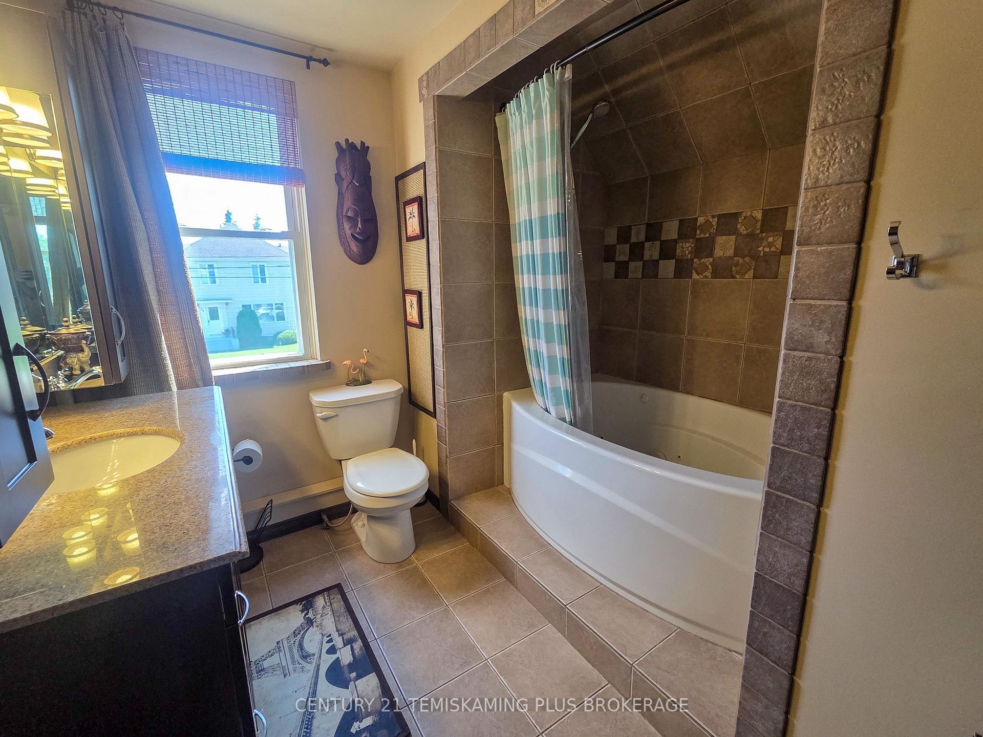 Photo 19 of 75 Fifth Avenue, Englehart — HOMEH