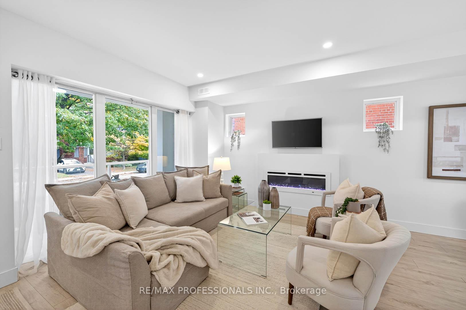 Photo 6 of 22 Ninth Street, Etobicoke, New Toronto — HOMEH