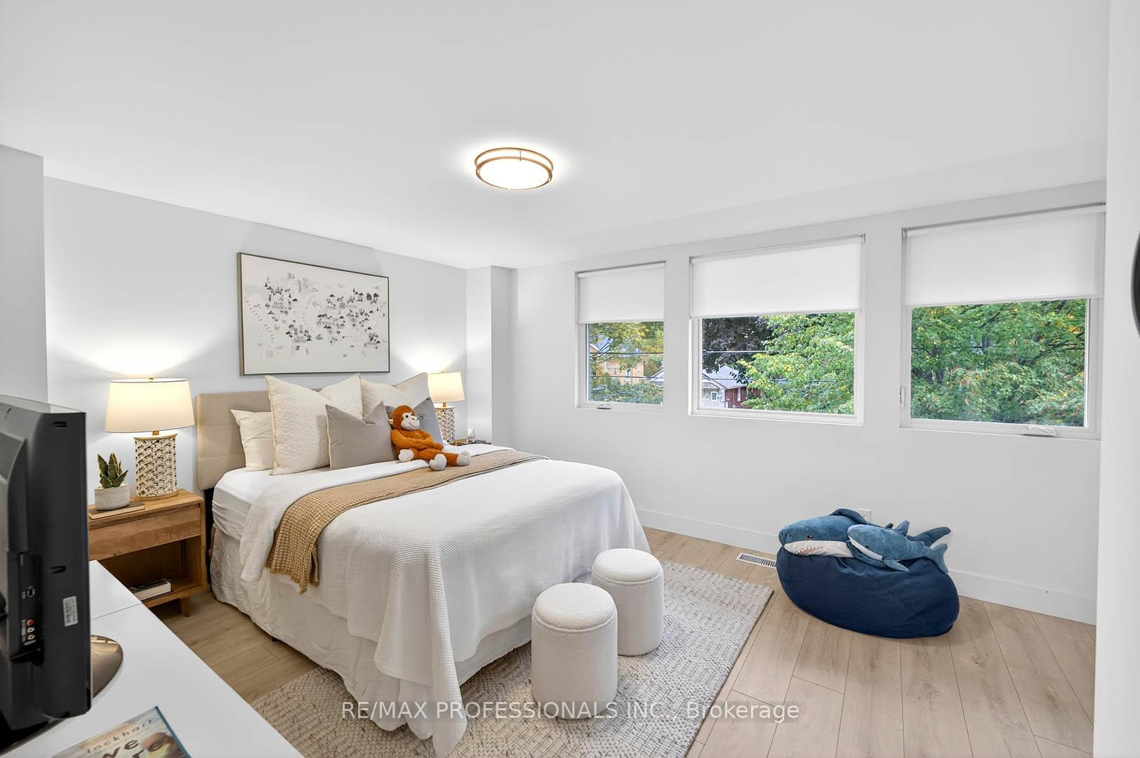 Photo 19 of 22 Ninth Street, Etobicoke, New Toronto — HOMEH