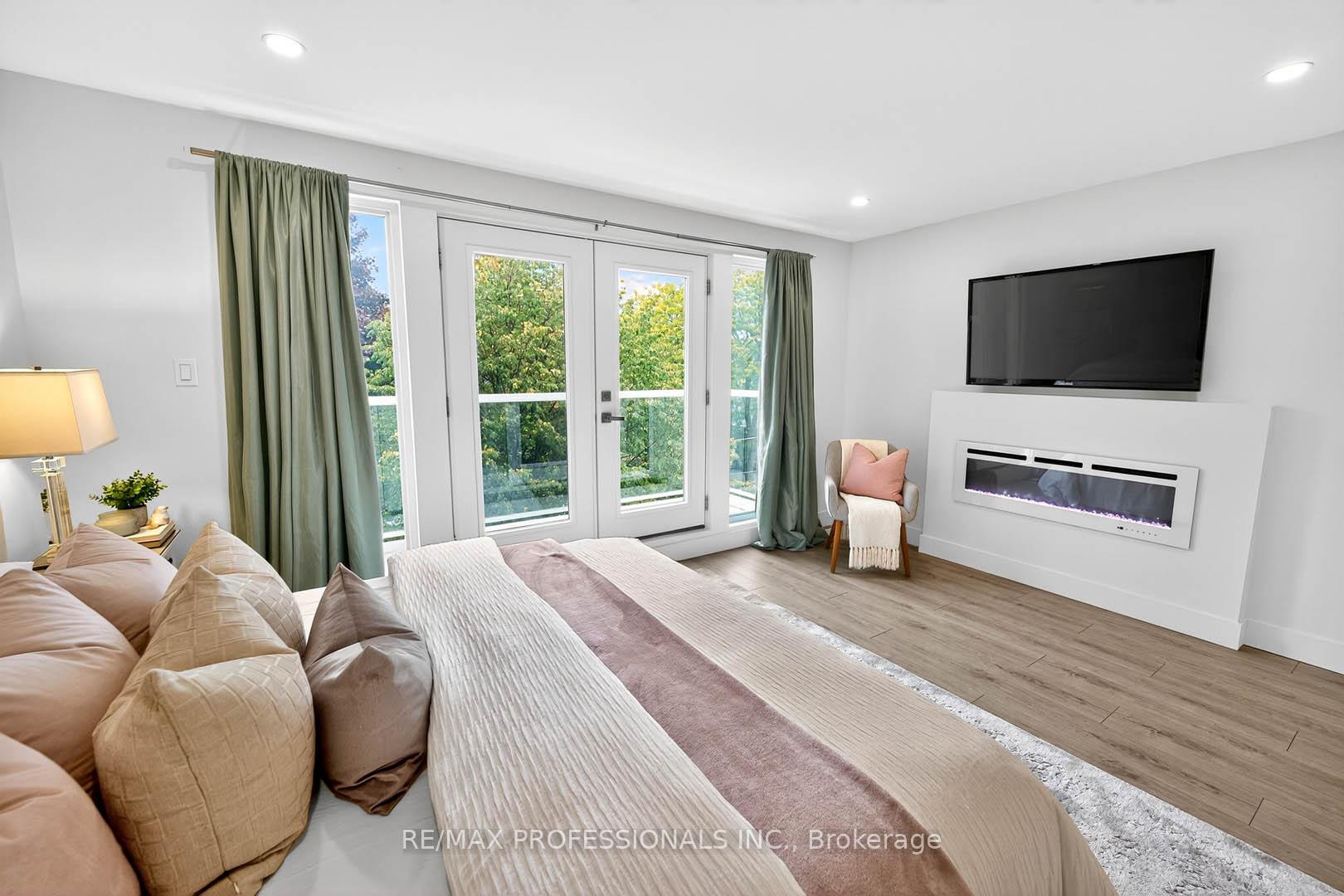 Photo 27 of 22 Ninth Street, Etobicoke, New Toronto — HOMEH