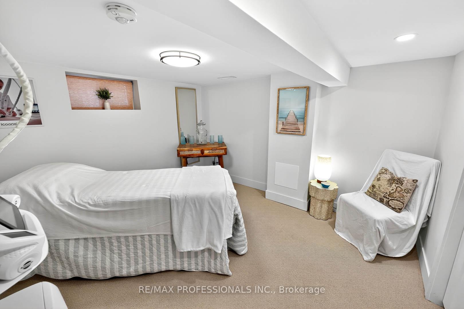 Photo 38 of 22 Ninth Street, Etobicoke, New Toronto — HOMEH