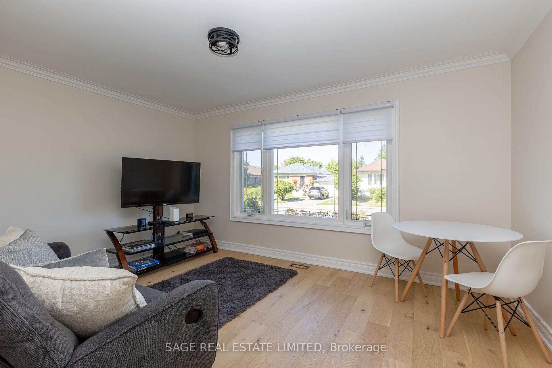 Photo 23 of 8 Lombardy Crescent, Scarborough, Kennedy Park — HOMEH