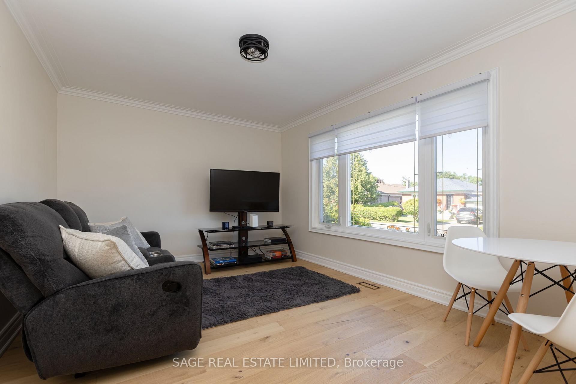 Photo 25 of 8 Lombardy Crescent, Scarborough, Kennedy Park — HOMEH