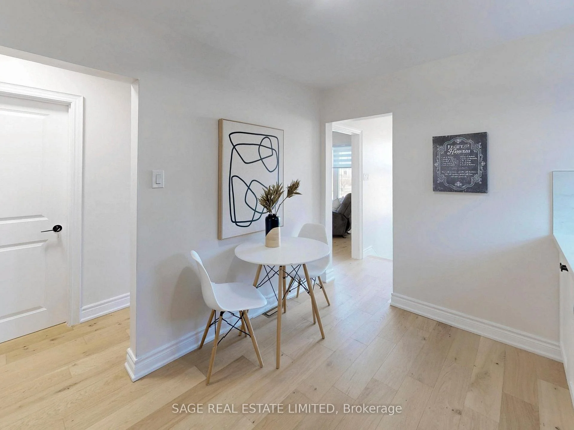 Photo 7 of 8 Lombardy Crescent, Scarborough, Kennedy Park — HOMEH